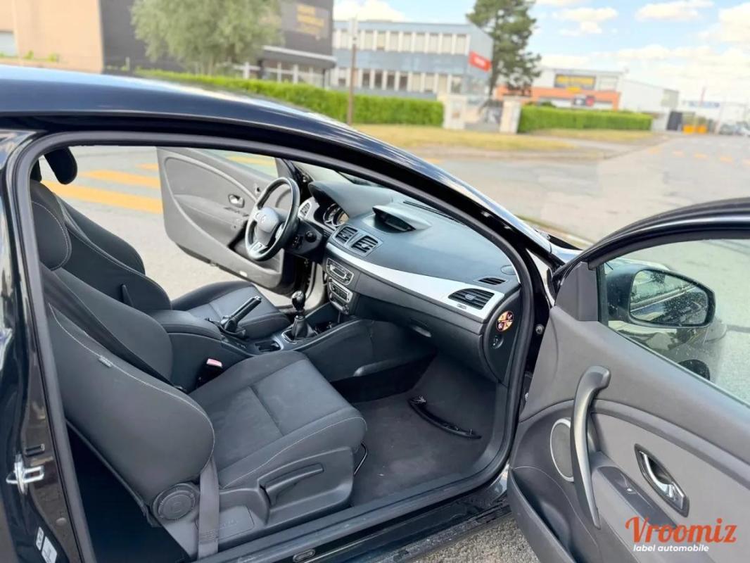 Renault Megane III COUPÉ 1.6 DCI 130 CV DYNAMIQUE