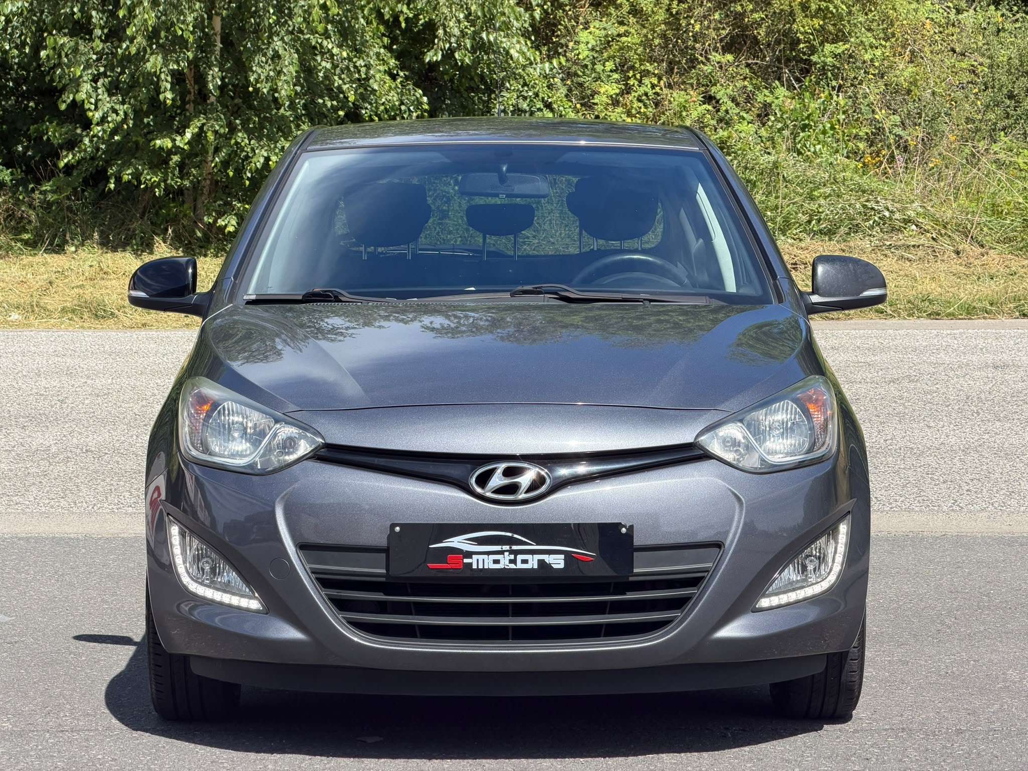 Hyundai i20 i20 1.4i • AUTOMATIQUE •