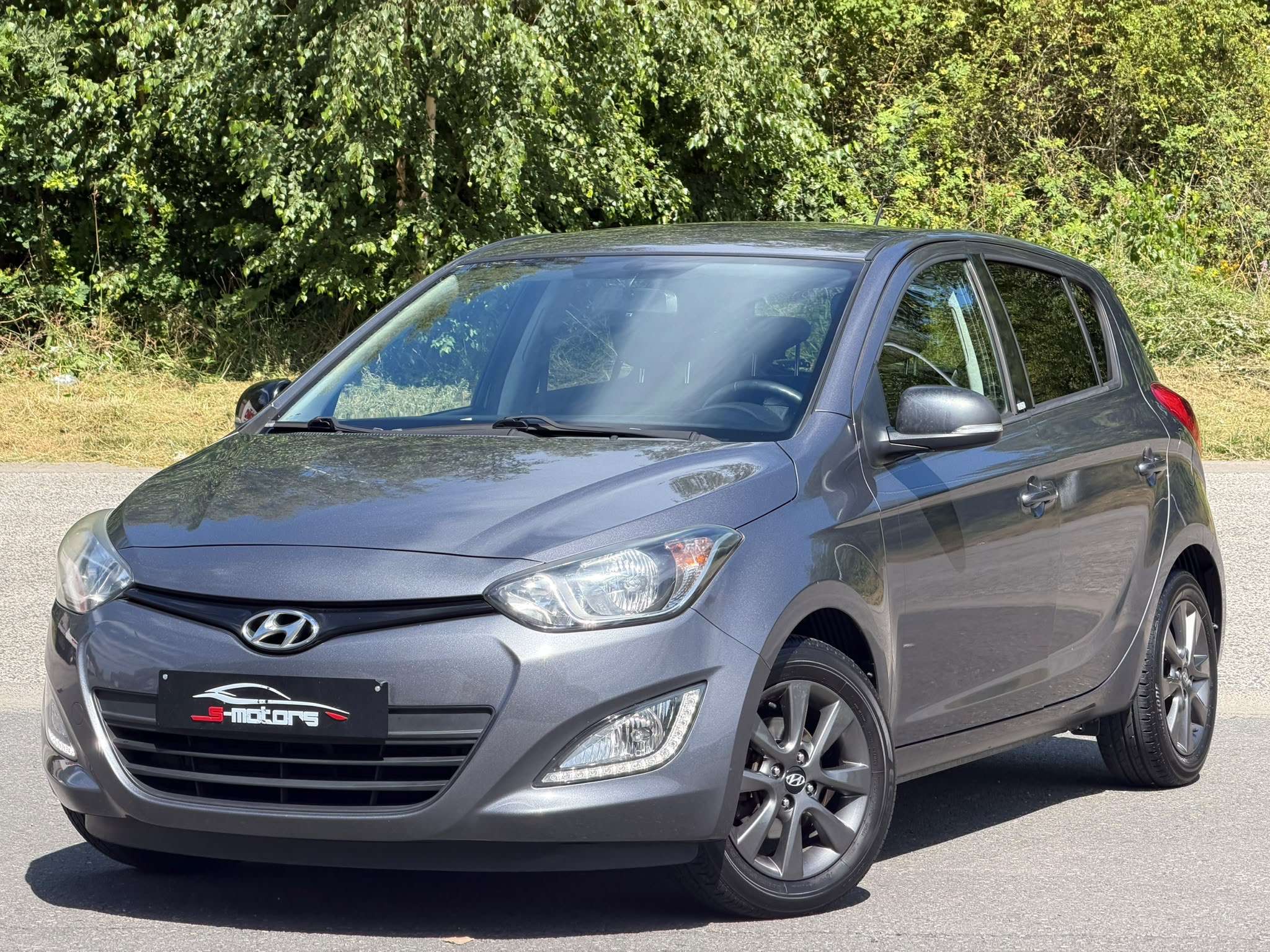 Hyundai i20 i20 1.4i • AUTOMATIQUE •