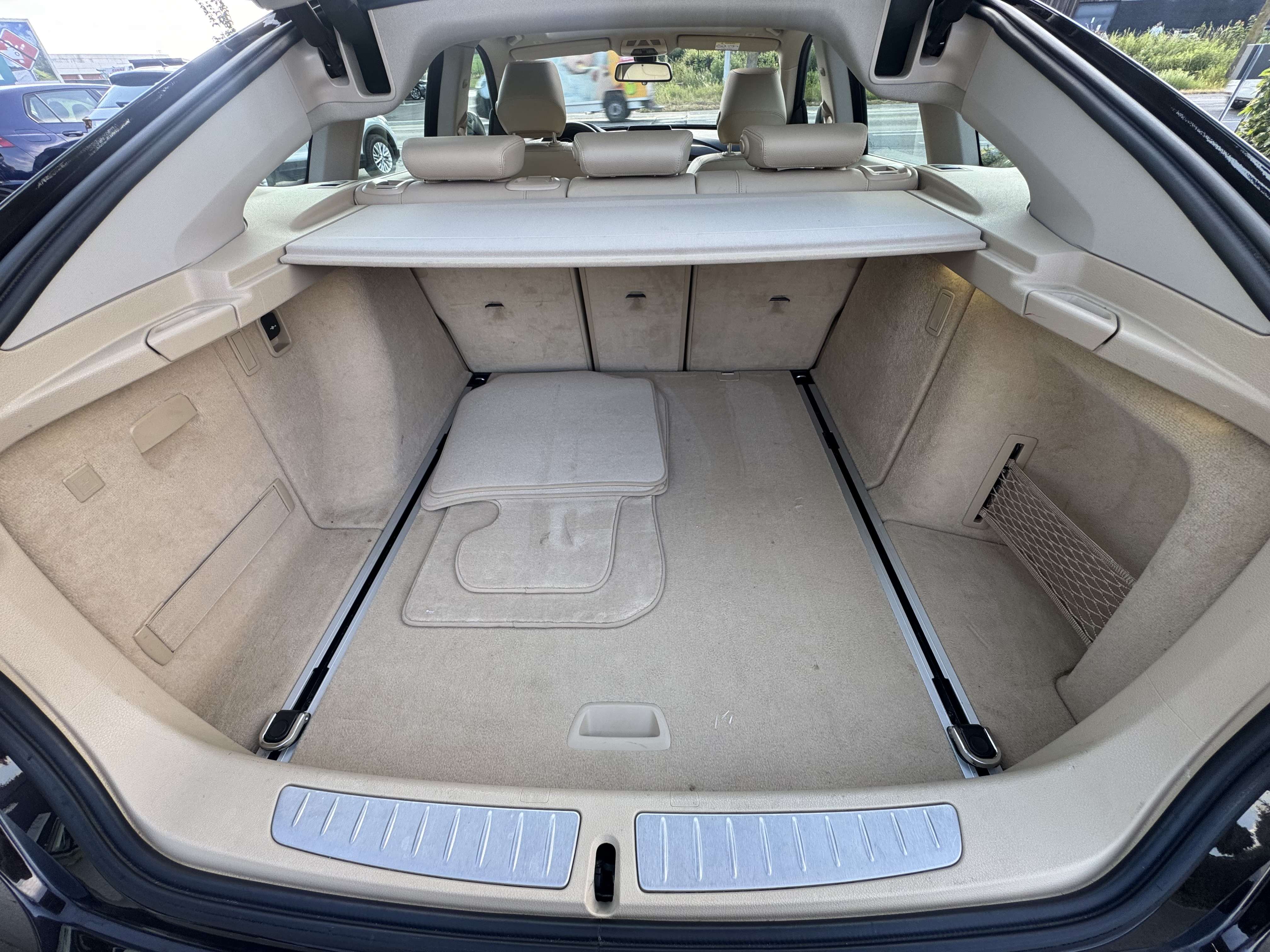 BMW 320 Gran Turismo 320 GT Luxury Line *GARANTIE*CUIR/NAVI/PANO/KEYLESS/PARK ASSIST/FULL LED
