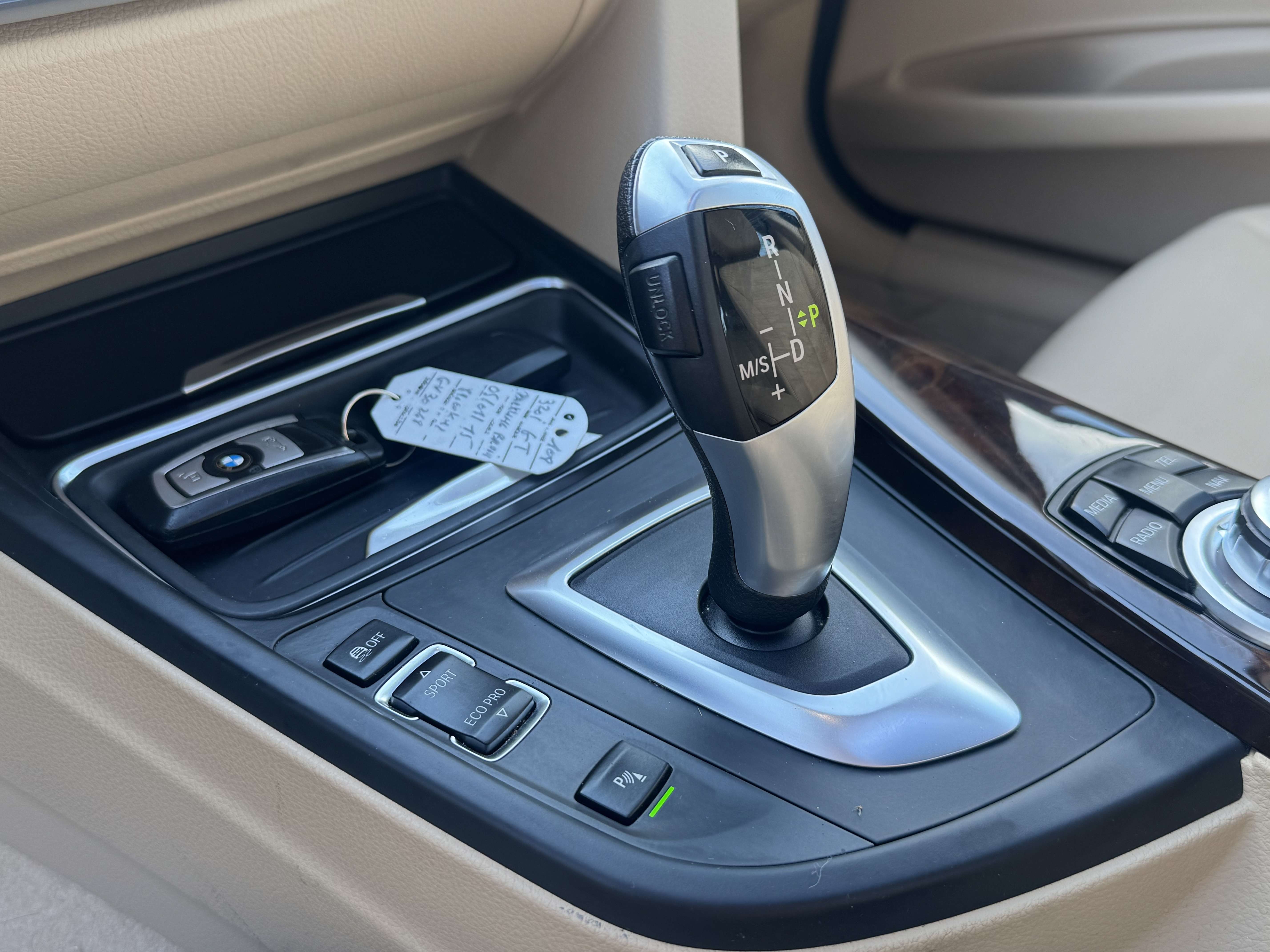BMW 320 Gran Turismo 320 GT Luxury Line *GARANTIE*CUIR/NAVI/PANO/KEYLESS/PARK ASSIST/FULL LED
