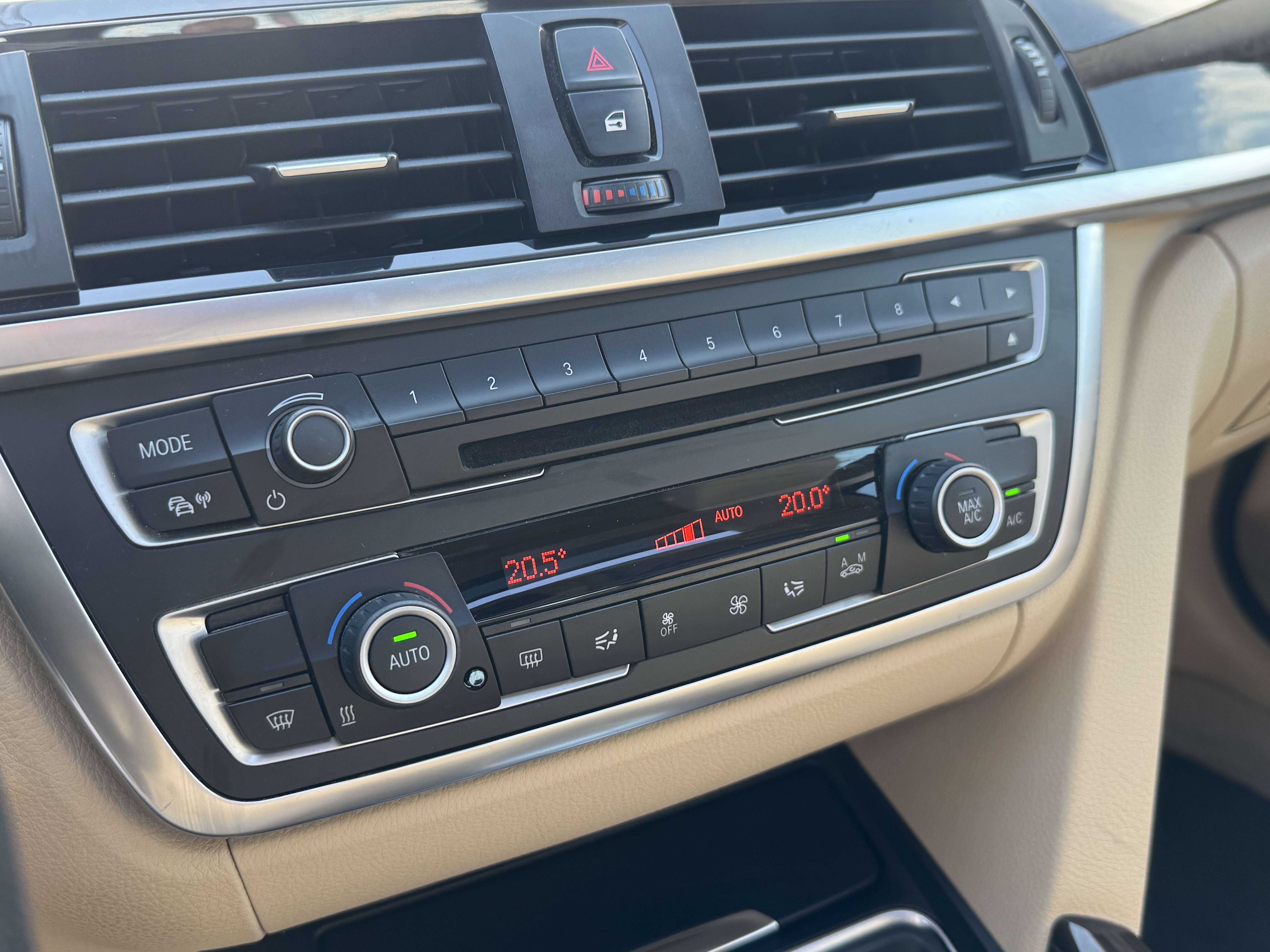 BMW 320 Gran Turismo 320 GT Luxury Line *GARANTIE*CUIR/NAVI/PANO/KEYLESS/PARK ASSIST/FULL LED
