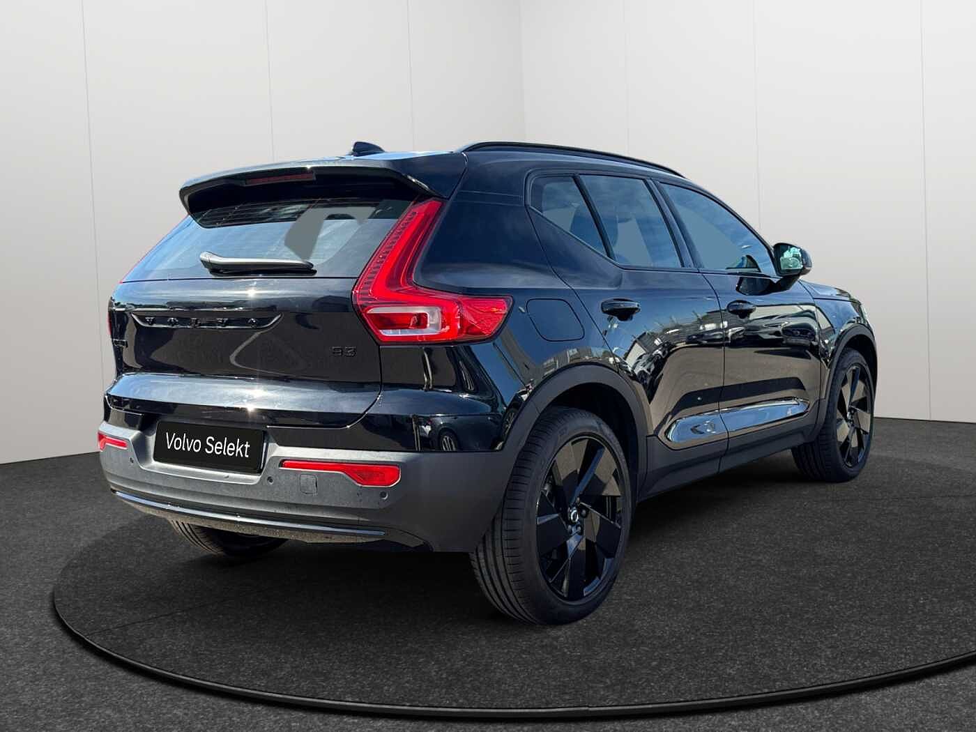 Volvo XC40 XC40 Black Edition Plus, B3 Mild-Hybrid, Benzin