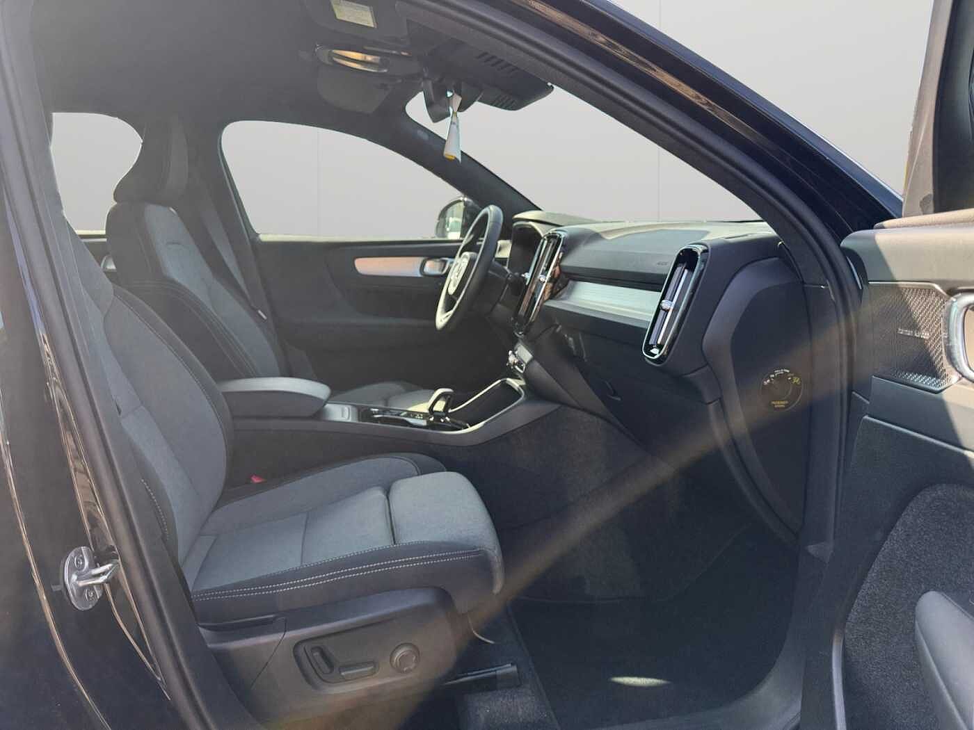 Volvo XC40 XC40 Black Edition Plus, B3 Mild-Hybrid, Benzin