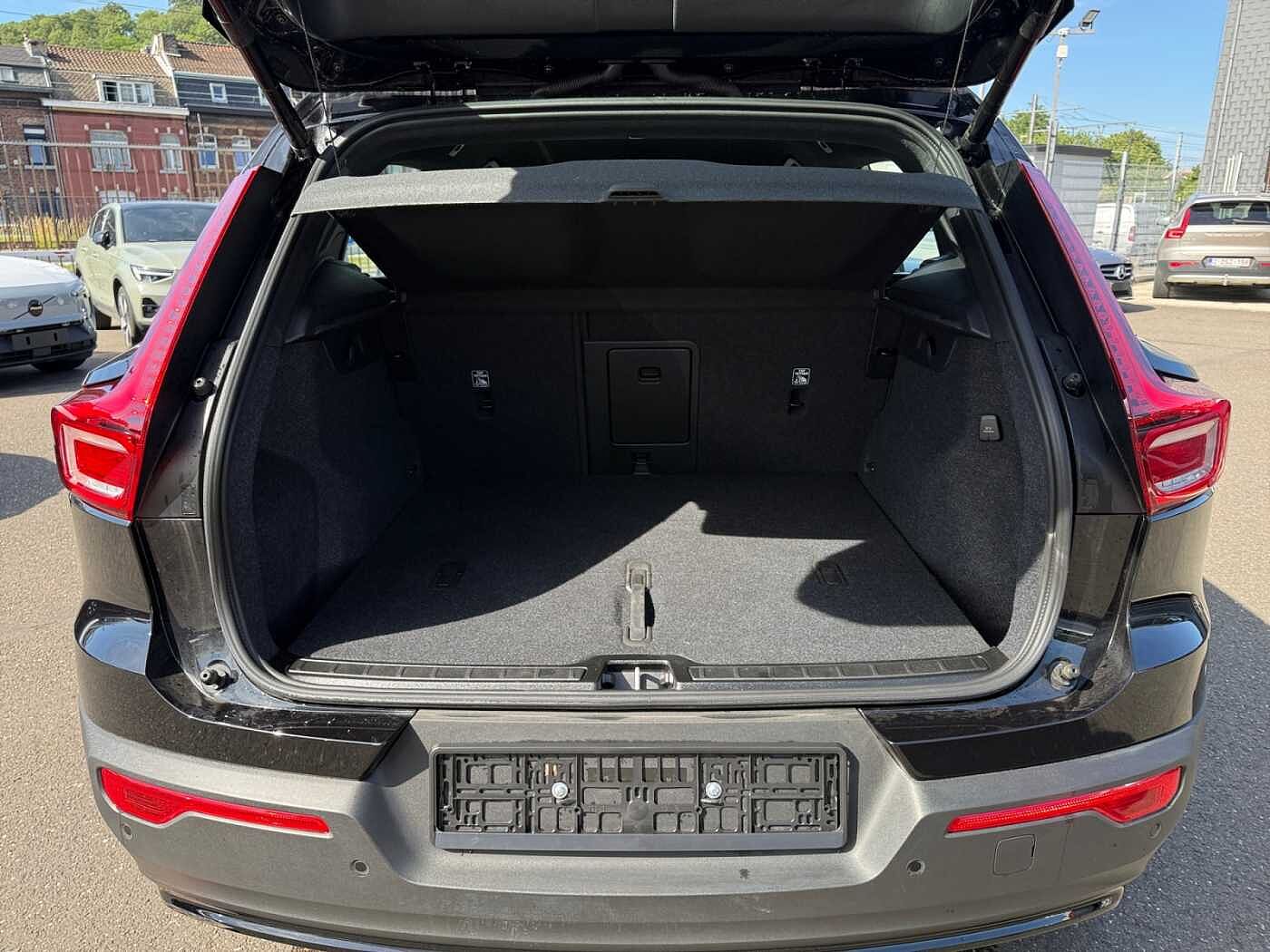 Volvo XC40 XC40 Black Edition Plus, B3 Mild-Hybrid, Benzin
