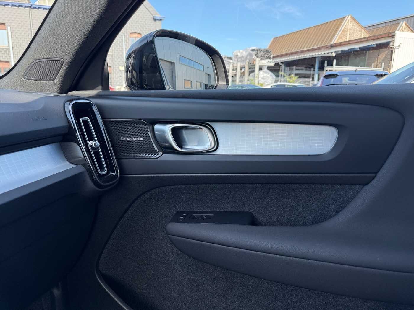 Volvo XC40 XC40 Black Edition Plus, B3 Mild-Hybrid, Benzin