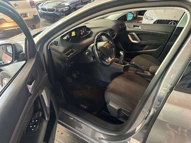 Peugeot 308 1.2 - A/C - MEDIA/TEL - LIM/REG - USB/AUX -