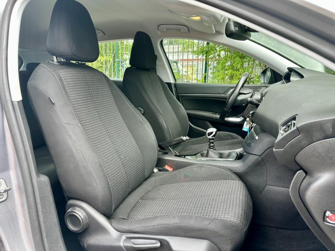 Peugeot 308 PureTech 110ch SS BVM6 Allure - Carplay Sièges chauffants AV