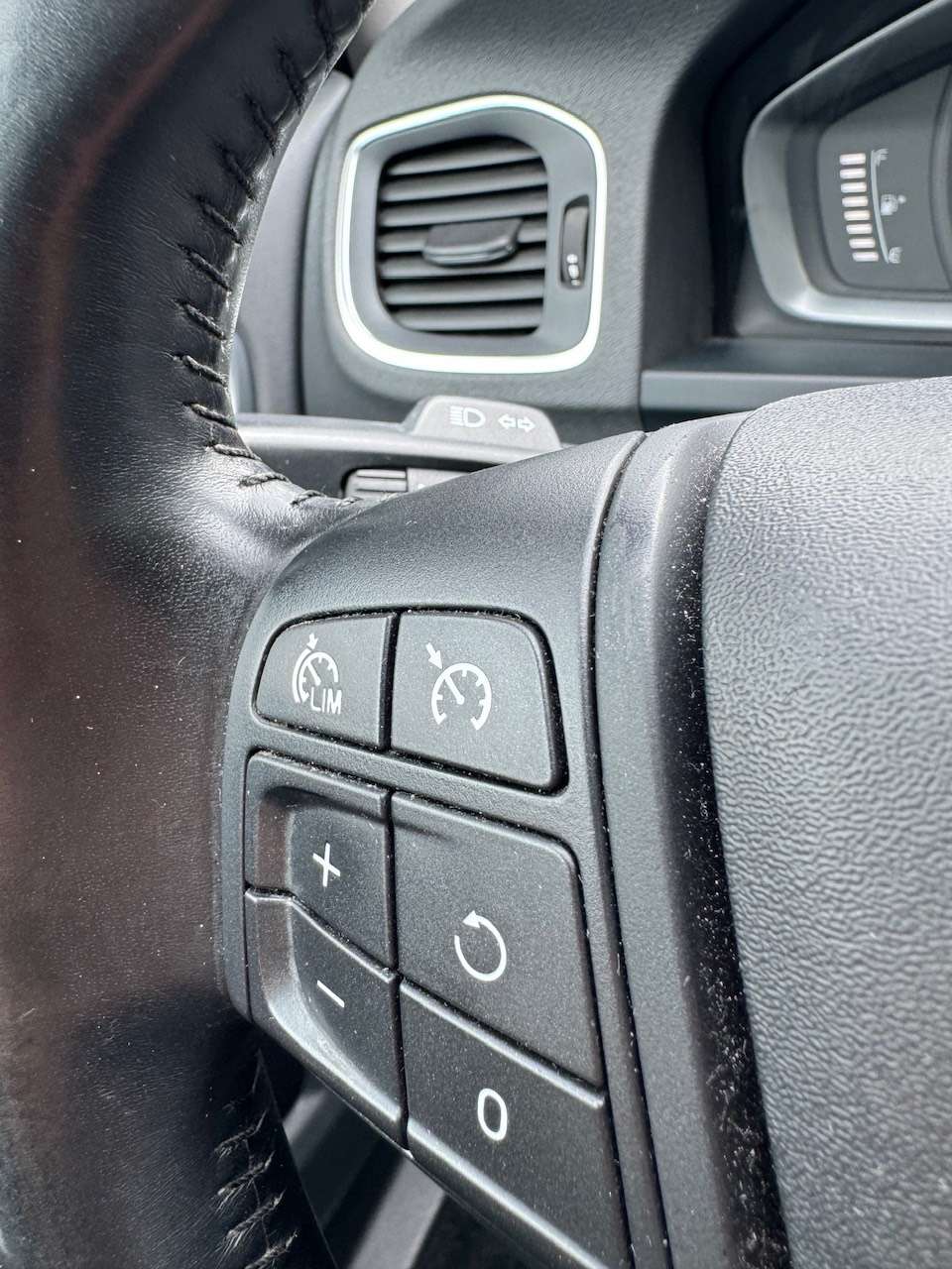 Volvo V60 V60 1.6 D2 Momentum Powershift