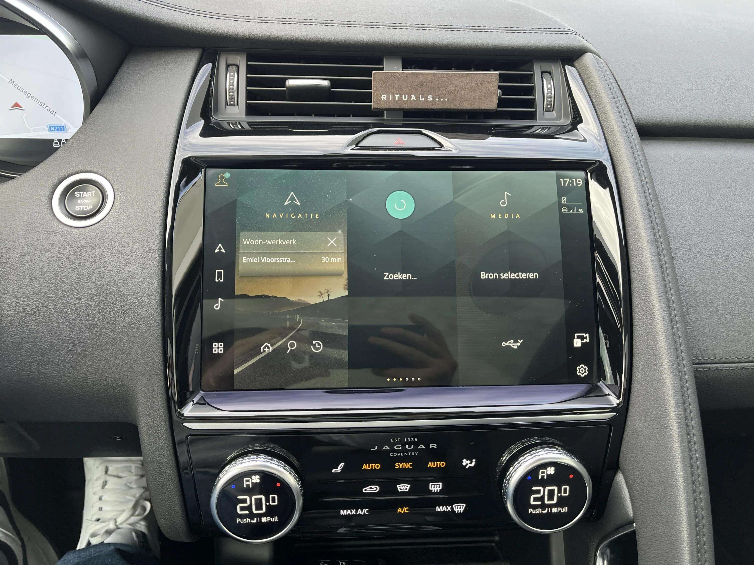 Jaguar E-Pace P160 MHEV S *MILD-HYBRID - PANODAK - 360° CAMERA - AUTOMAAT*