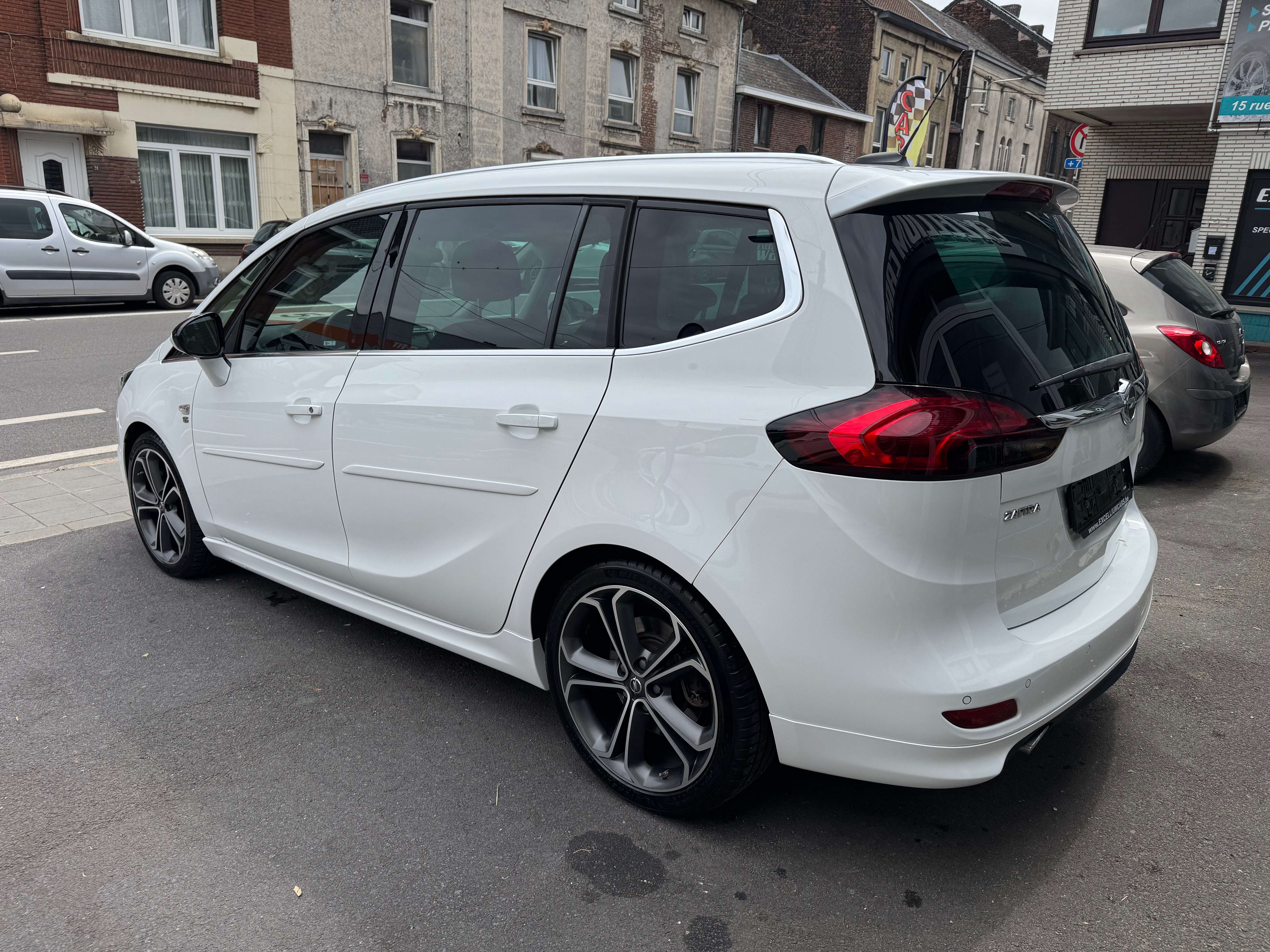 Opel Zafira Tourer 1.6 Turbo ECOTEC Opc line Led Jante Cuir Xenon 7Place Gps Tres Belle Garantie