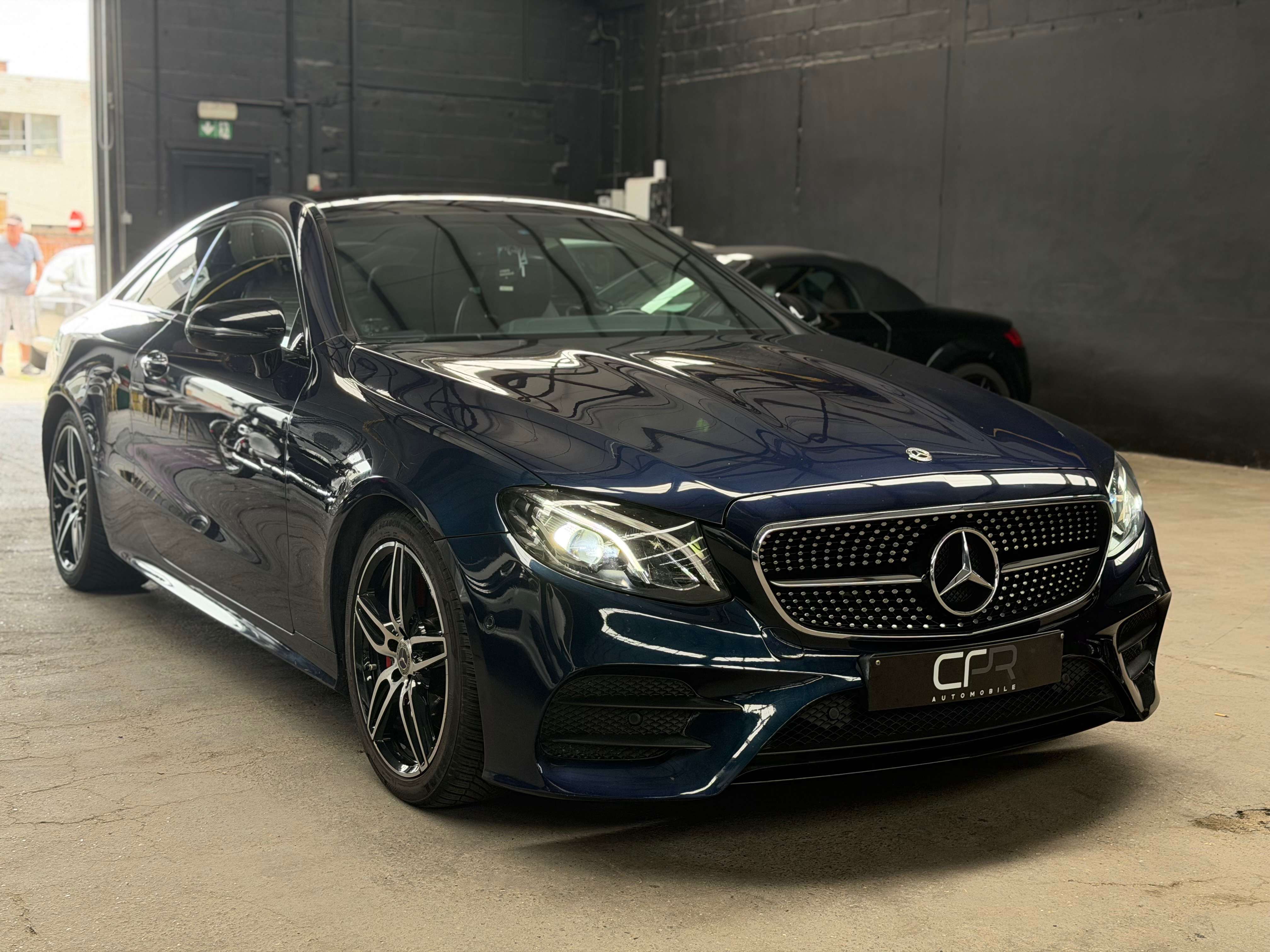 Mercedes-Benz E 220 d Coupe * NEW LIFT * PACK AMG * TOIT OUVRANT * GPS * CLIM AUTO