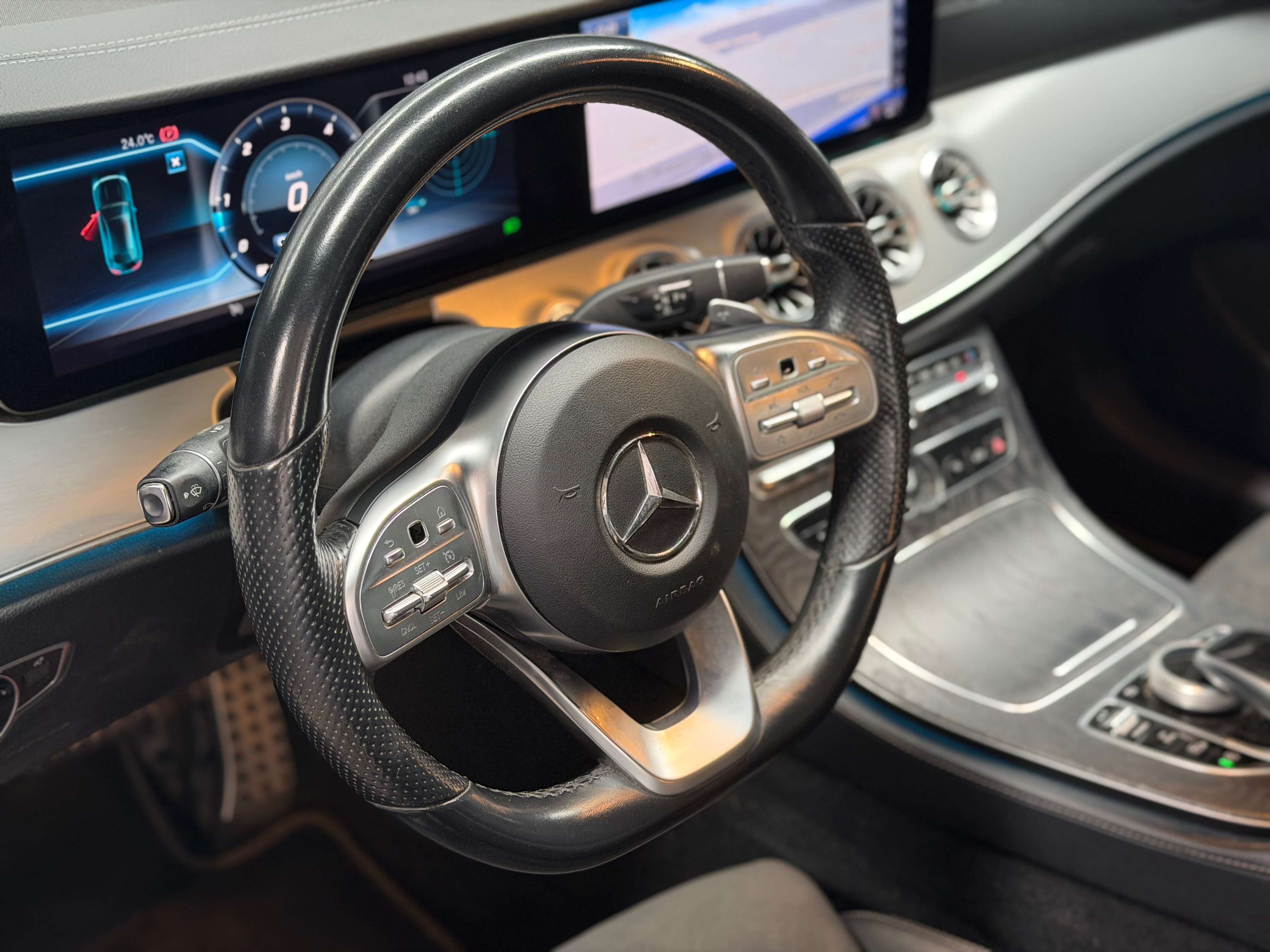 Mercedes-Benz E 220 d Coupe * NEW LIFT * PACK AMG * TOIT OUVRANT * GPS * CLIM AUTO