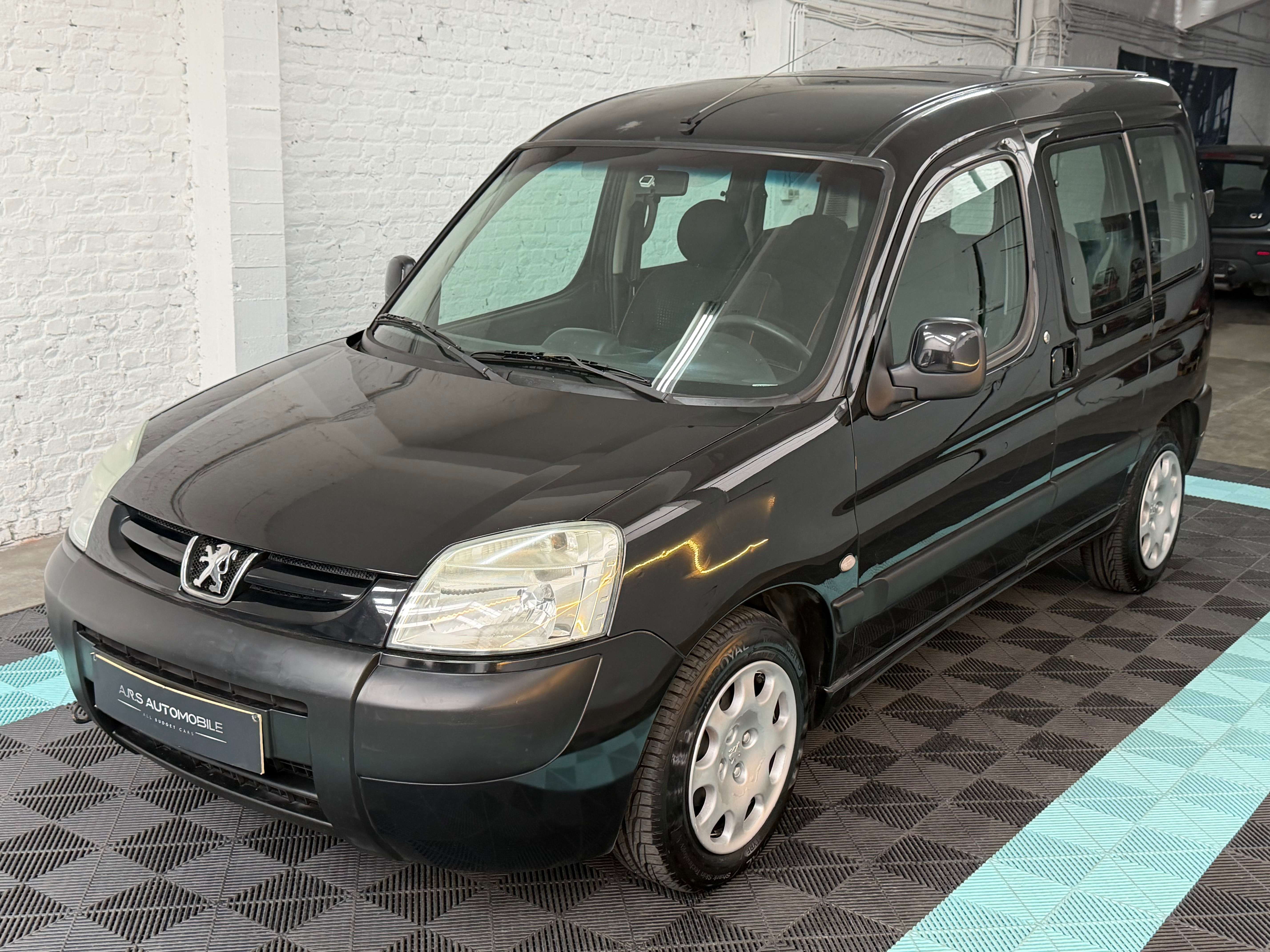 Peugeot Partner 1.6i - Tres belle etat - 5places - Garantie 12mois