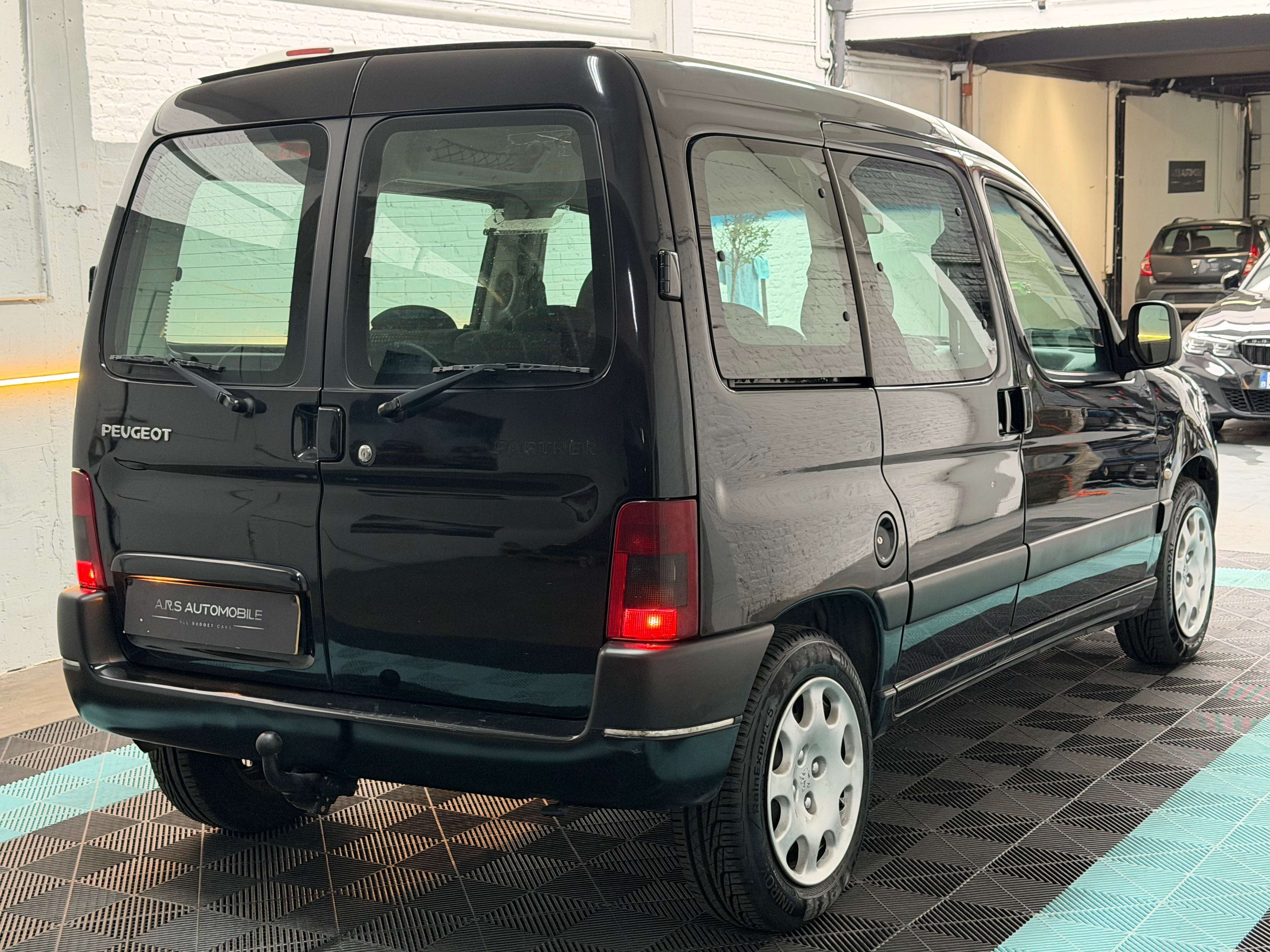 Peugeot Partner 1.6i - Tres belle etat - 5places - Garantie 12mois