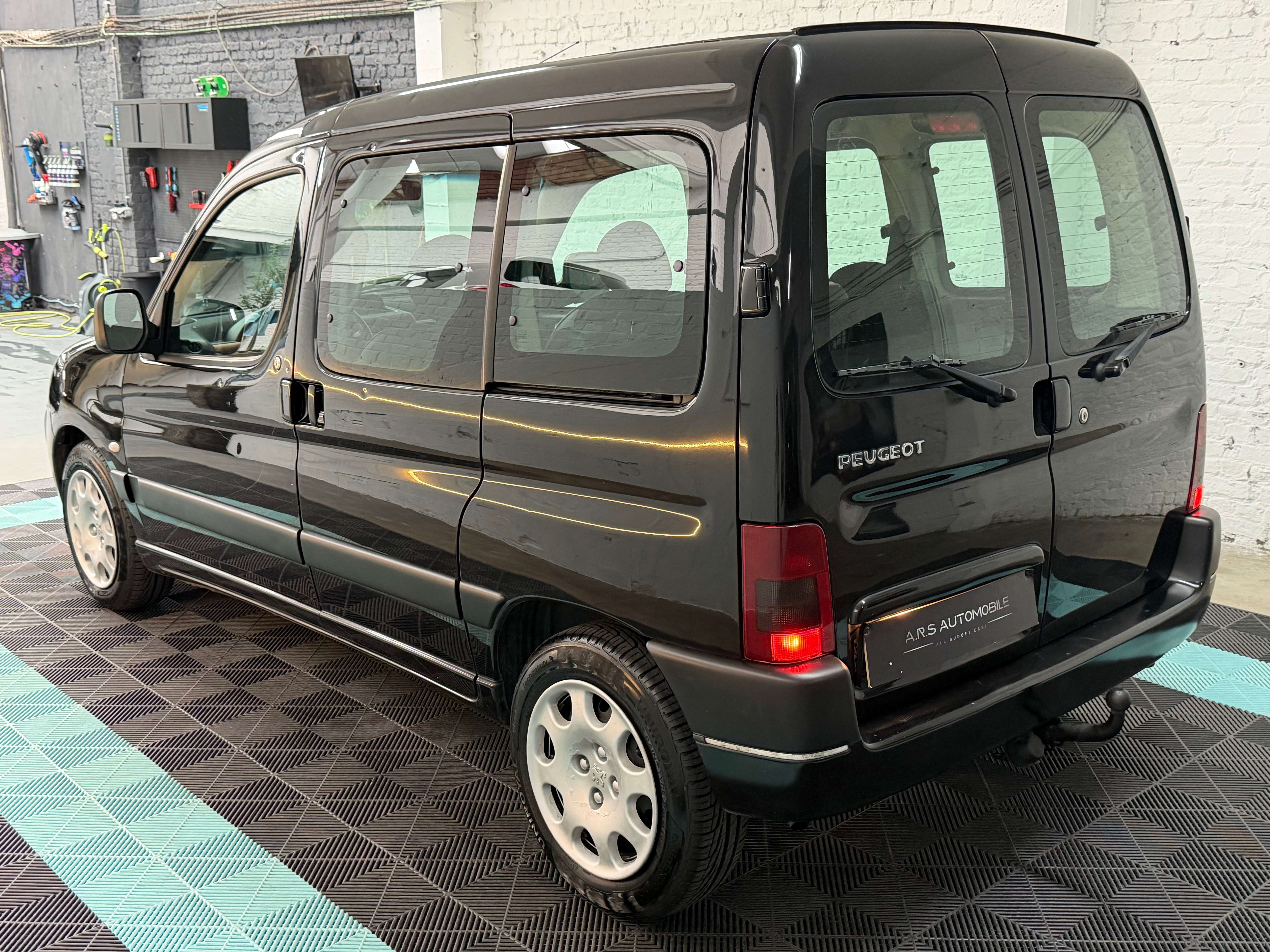 Peugeot Partner 1.6i - Tres belle etat - 5places - Garantie 12mois