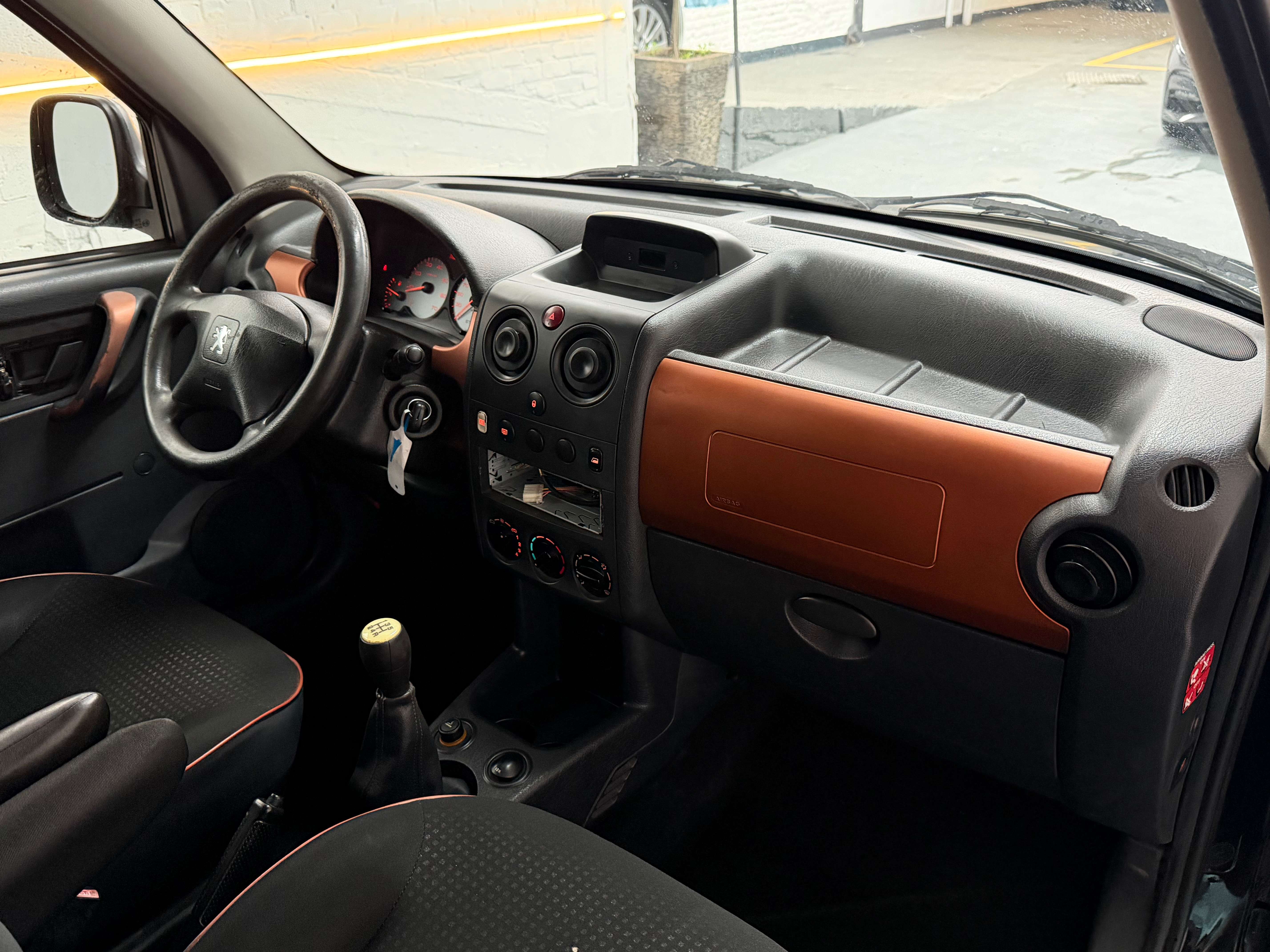 Peugeot Partner 1.6i - Tres belle etat - 5places - Garantie 12mois