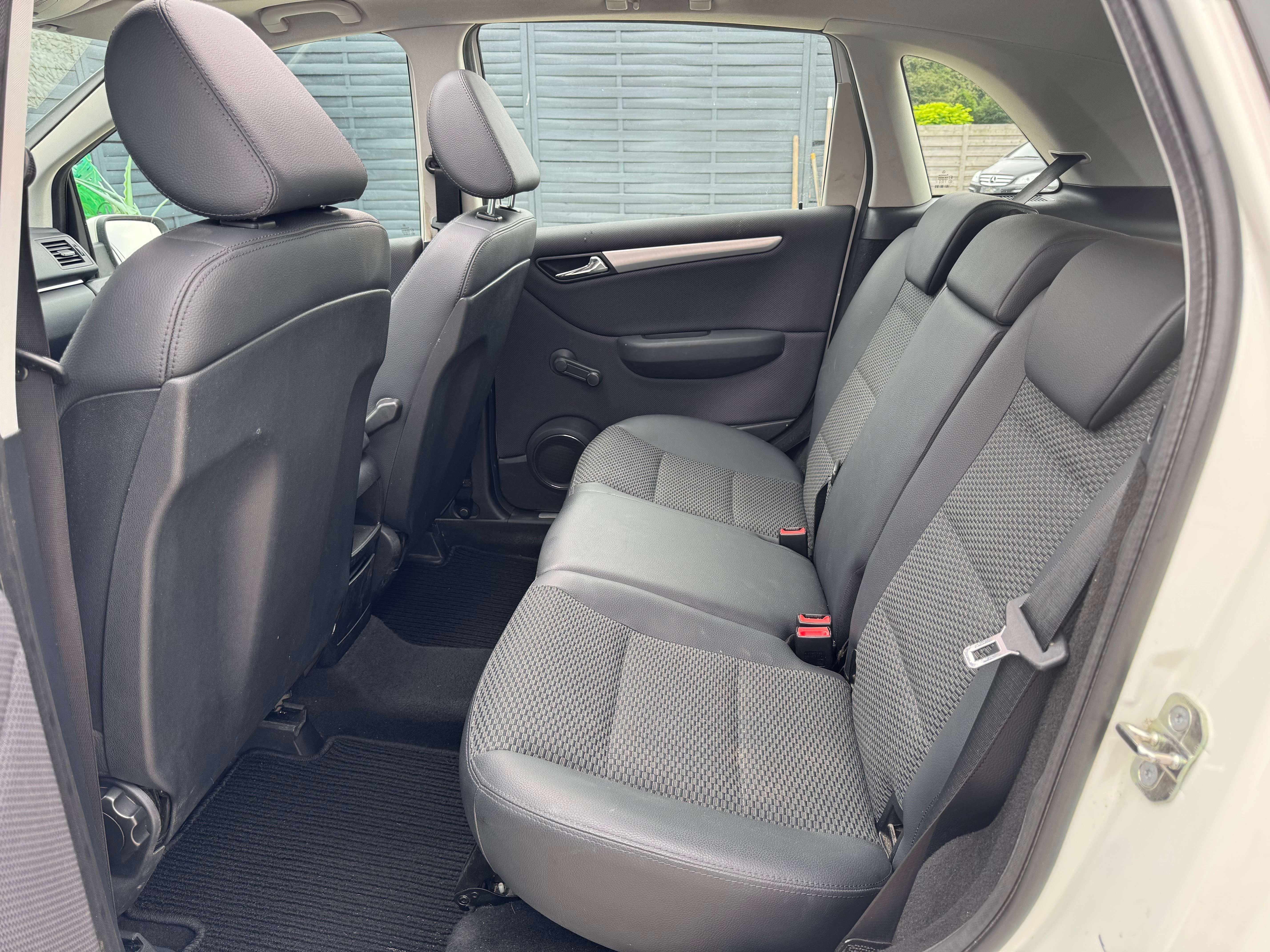 Mercedes-Benz B 180 */*BOITE AUTO+CLIM+REGULATEUR+JANTES*/*