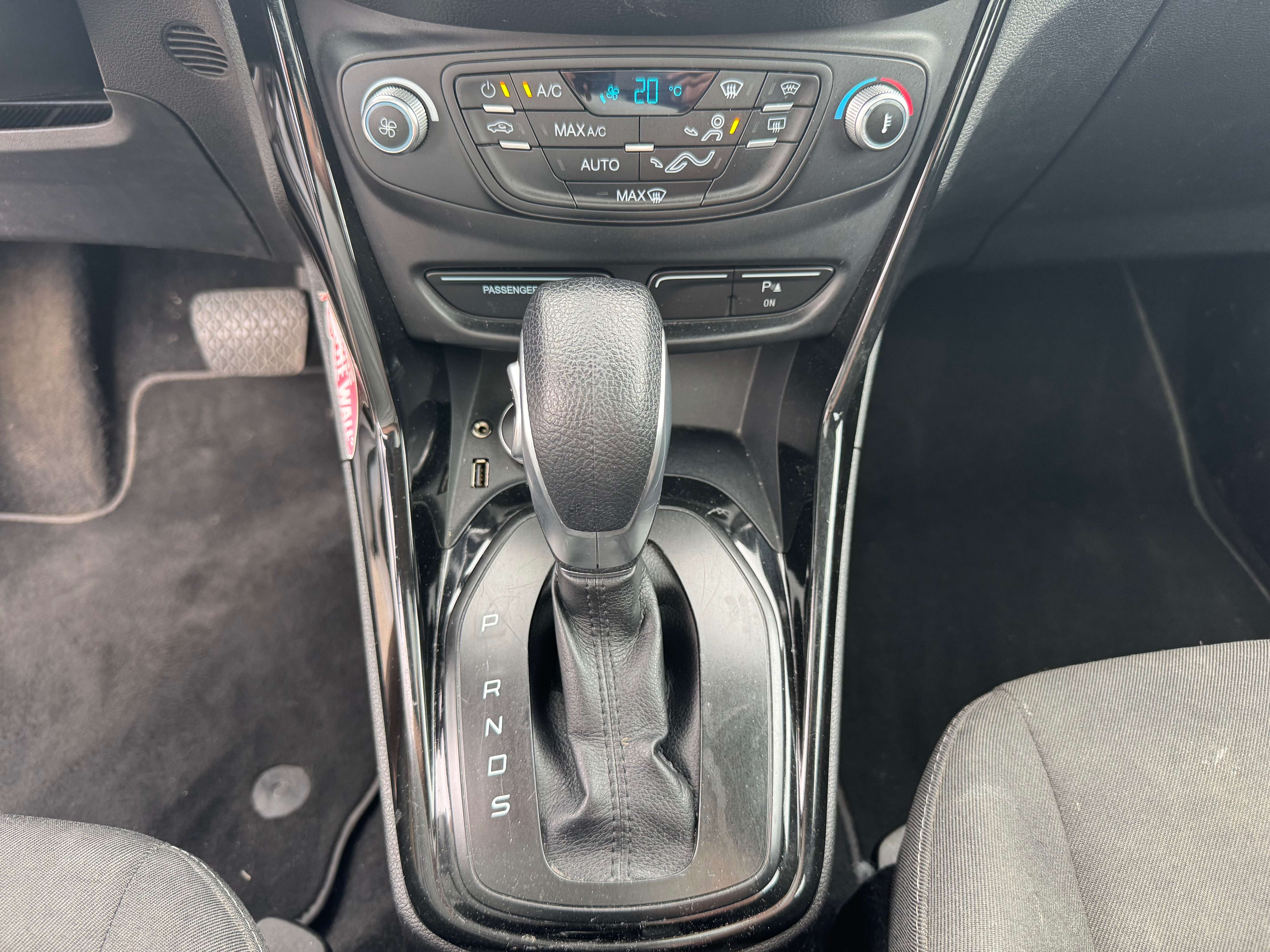 Ford B-Max 1.6i TITANIUM POWERSHIFT / MARCHAND / EXPORT