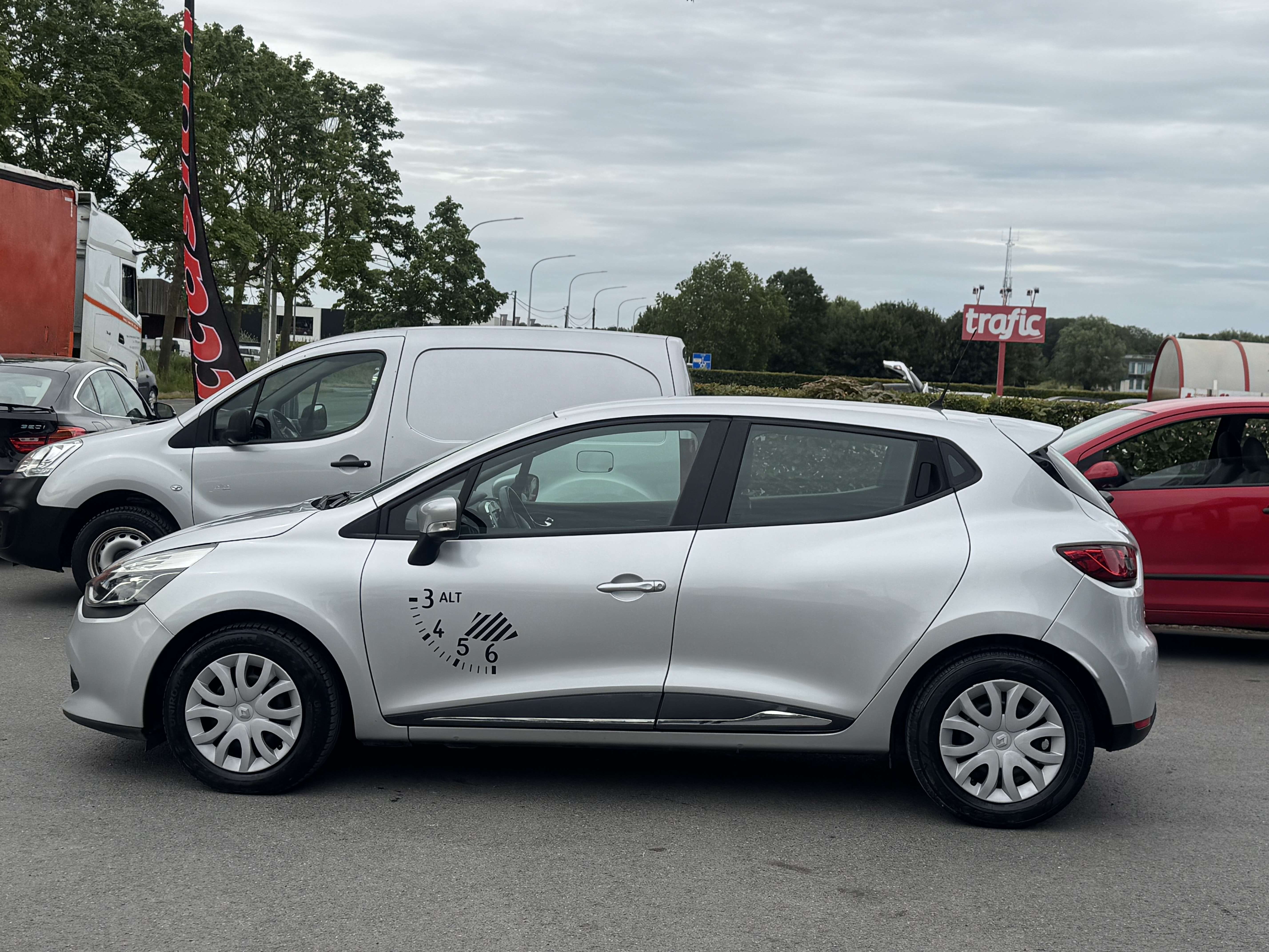 Renault Clio Clio 1.5 dCi Energy*NAVI*CARNET*CLIM*1 ER MAIN*GARANTIE 12 MOIS