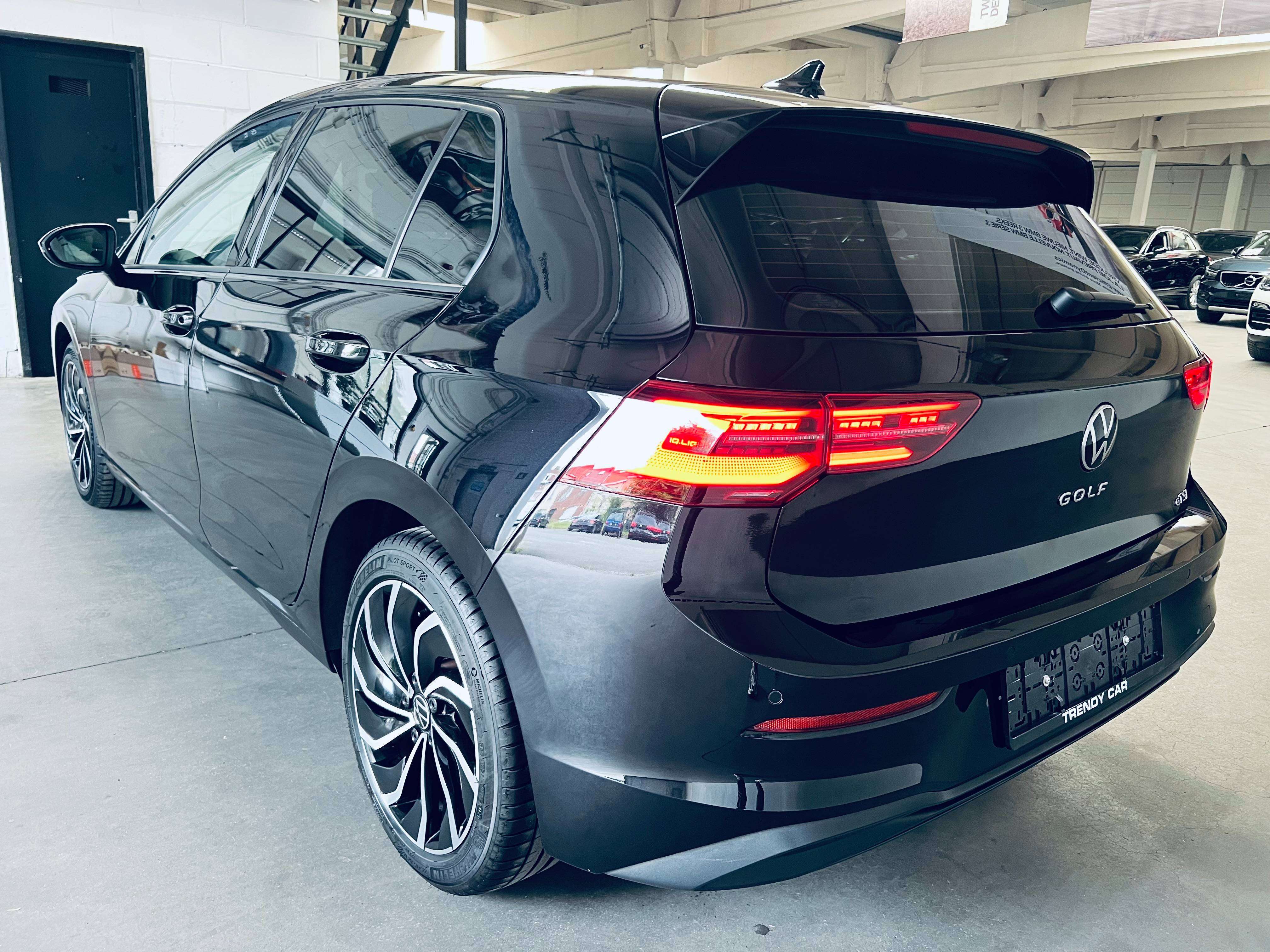 Volkswagen Golf 1.5 eTSI Life DSG+CARPLAY+CAMERA+LED+CARNET+GARANTIE