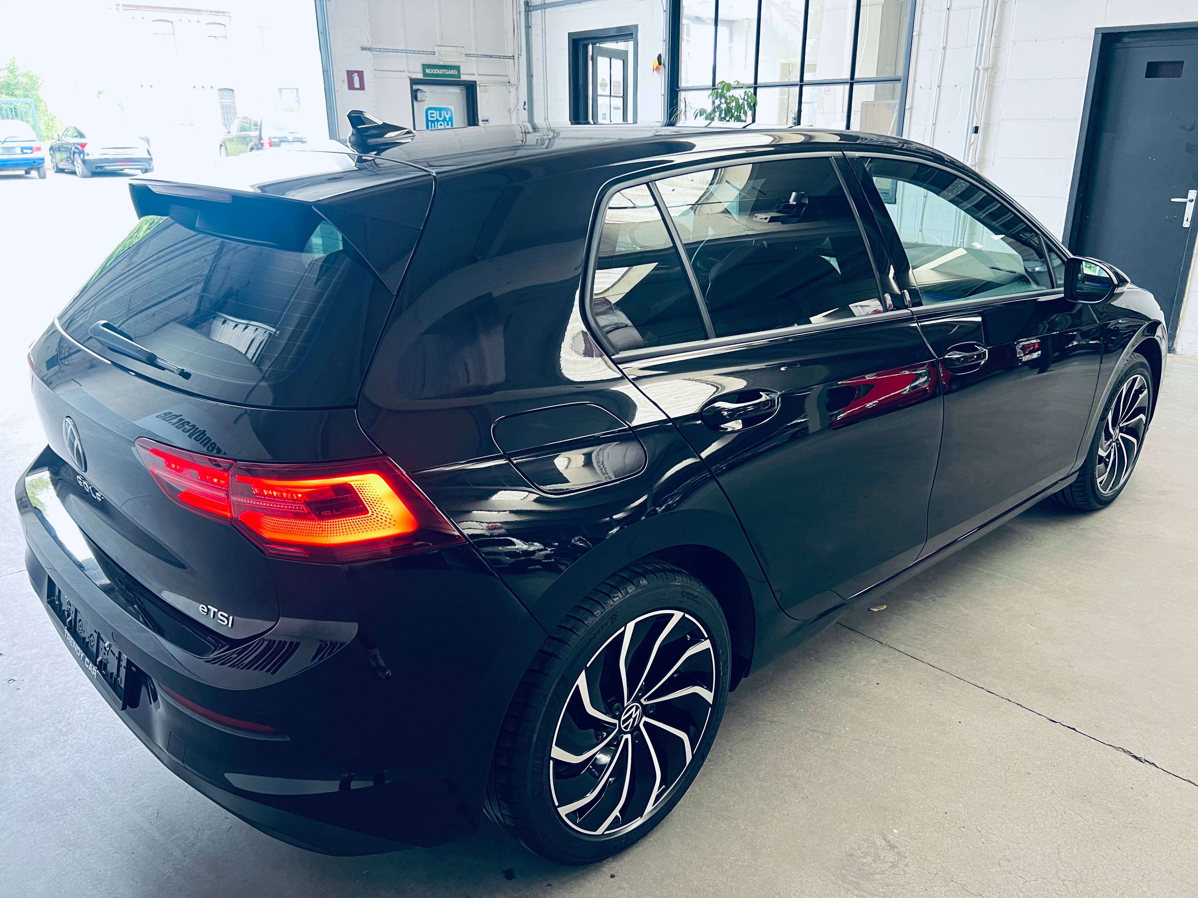 Volkswagen Golf 1.5 eTSI Life DSG+CARPLAY+CAMERA+LED+CARNET+GARANTIE