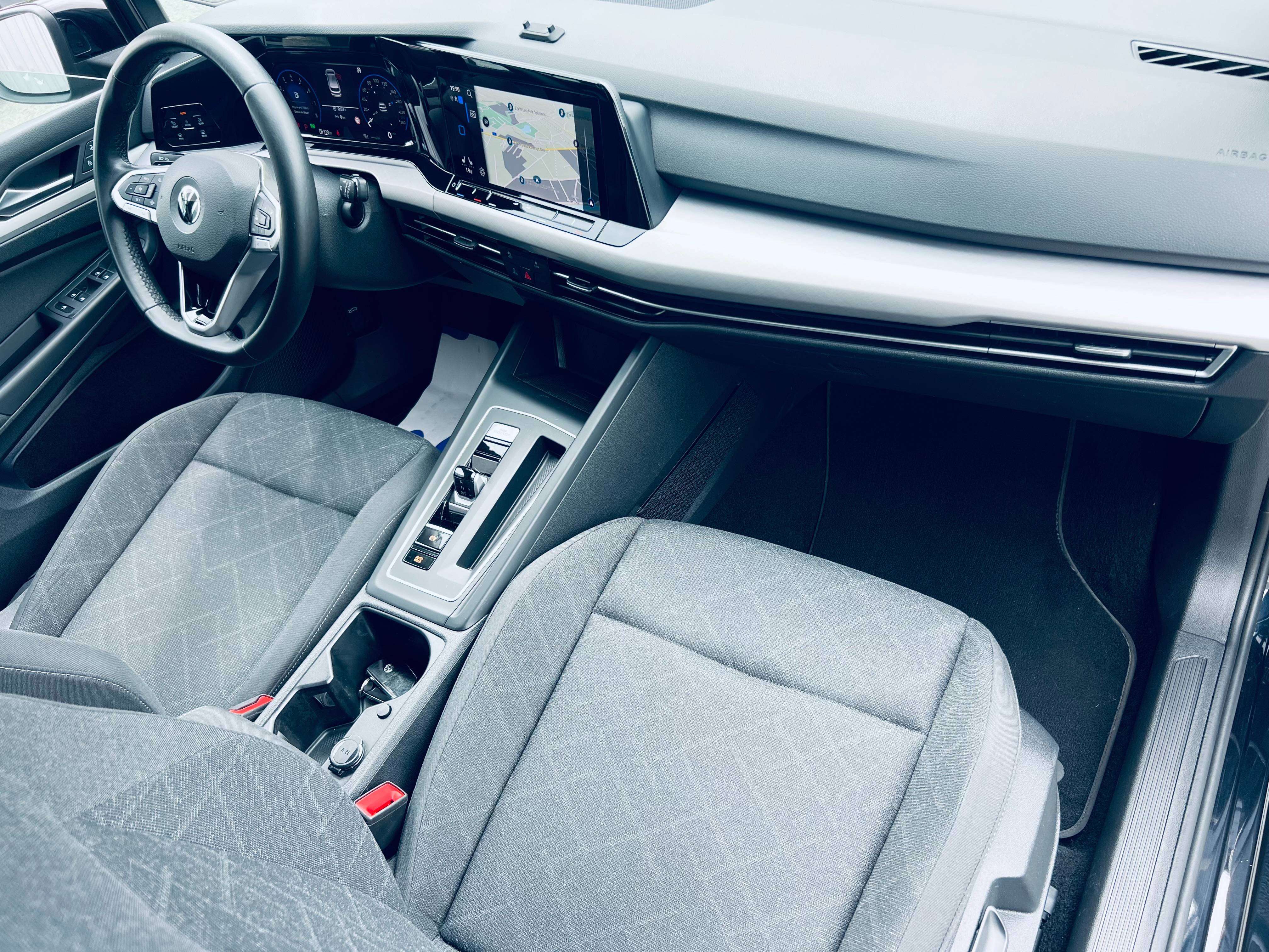 Volkswagen Golf 1.5 eTSI Life DSG+CARPLAY+CAMERA+LED+CARNET+GARANTIE