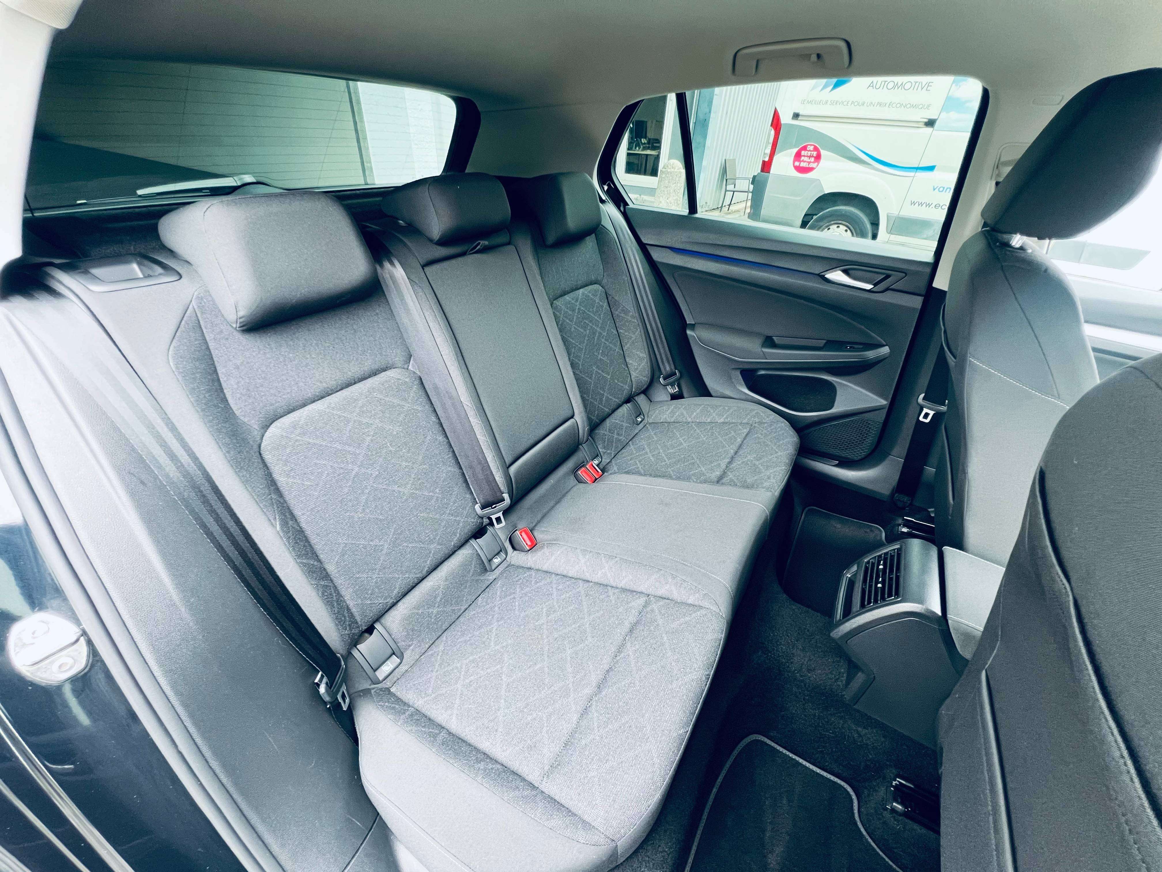 Volkswagen Golf 1.5 eTSI Life DSG+CARPLAY+CAMERA+LED+CARNET+GARANTIE