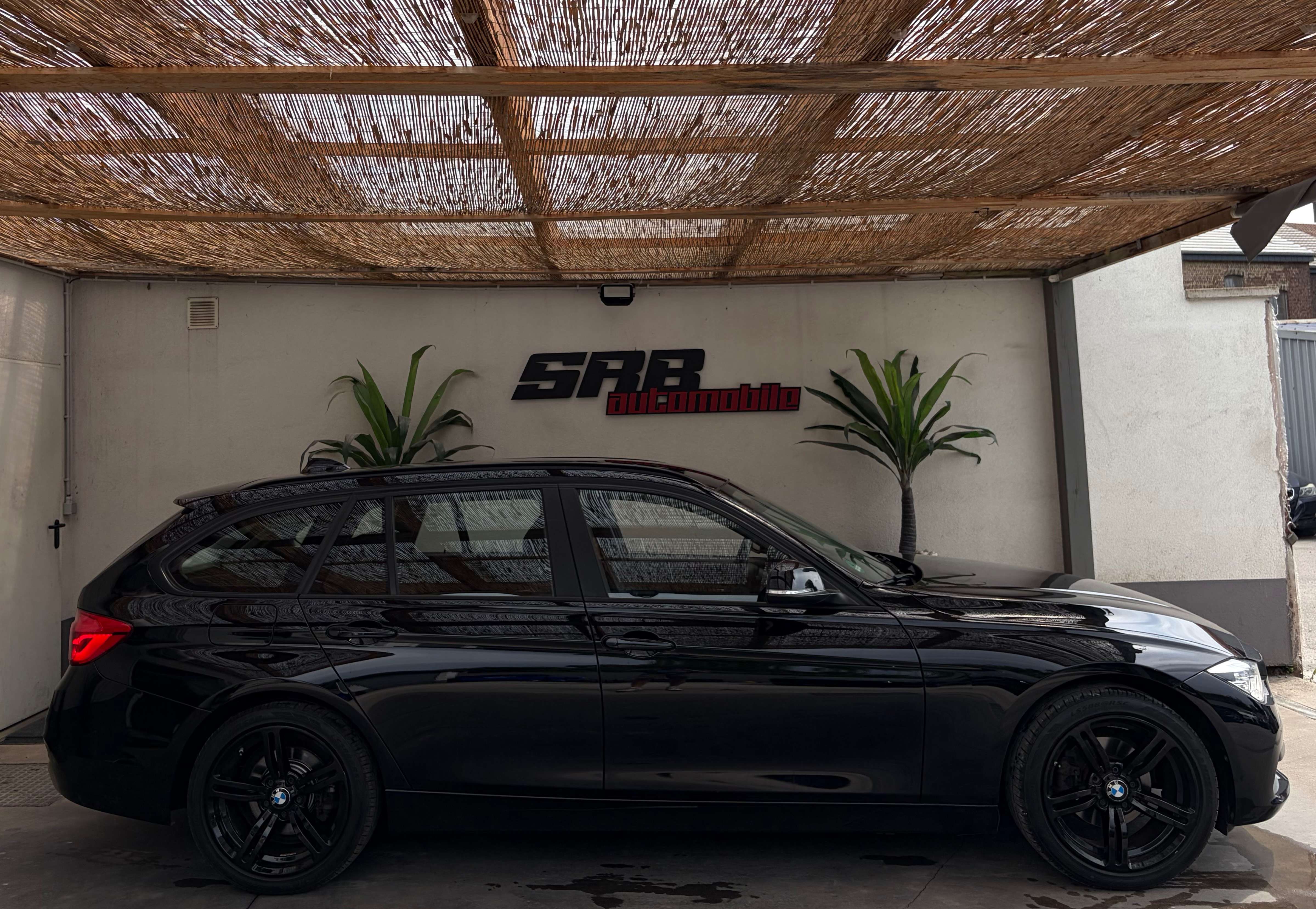 BMW 318 BMW 318i Touring full black