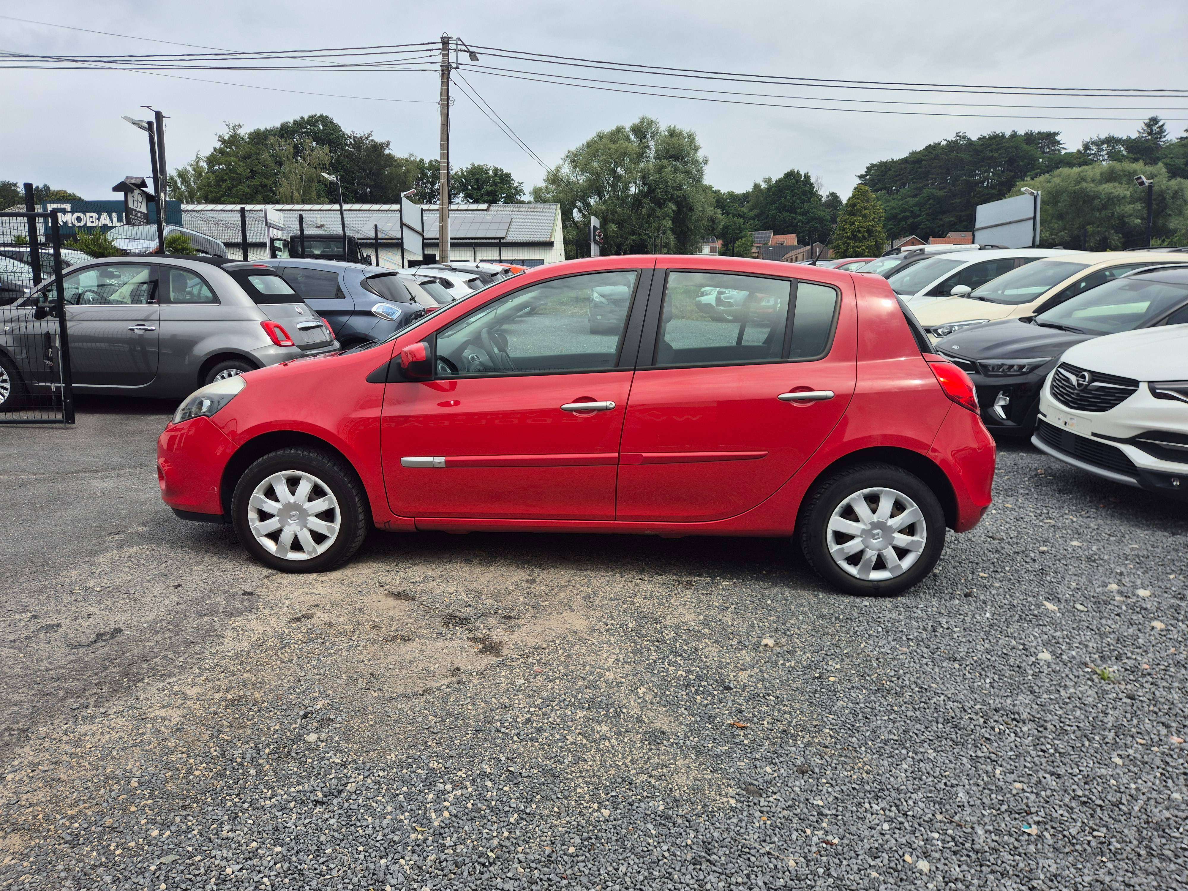 Renault Clio 1.2i Authentique
