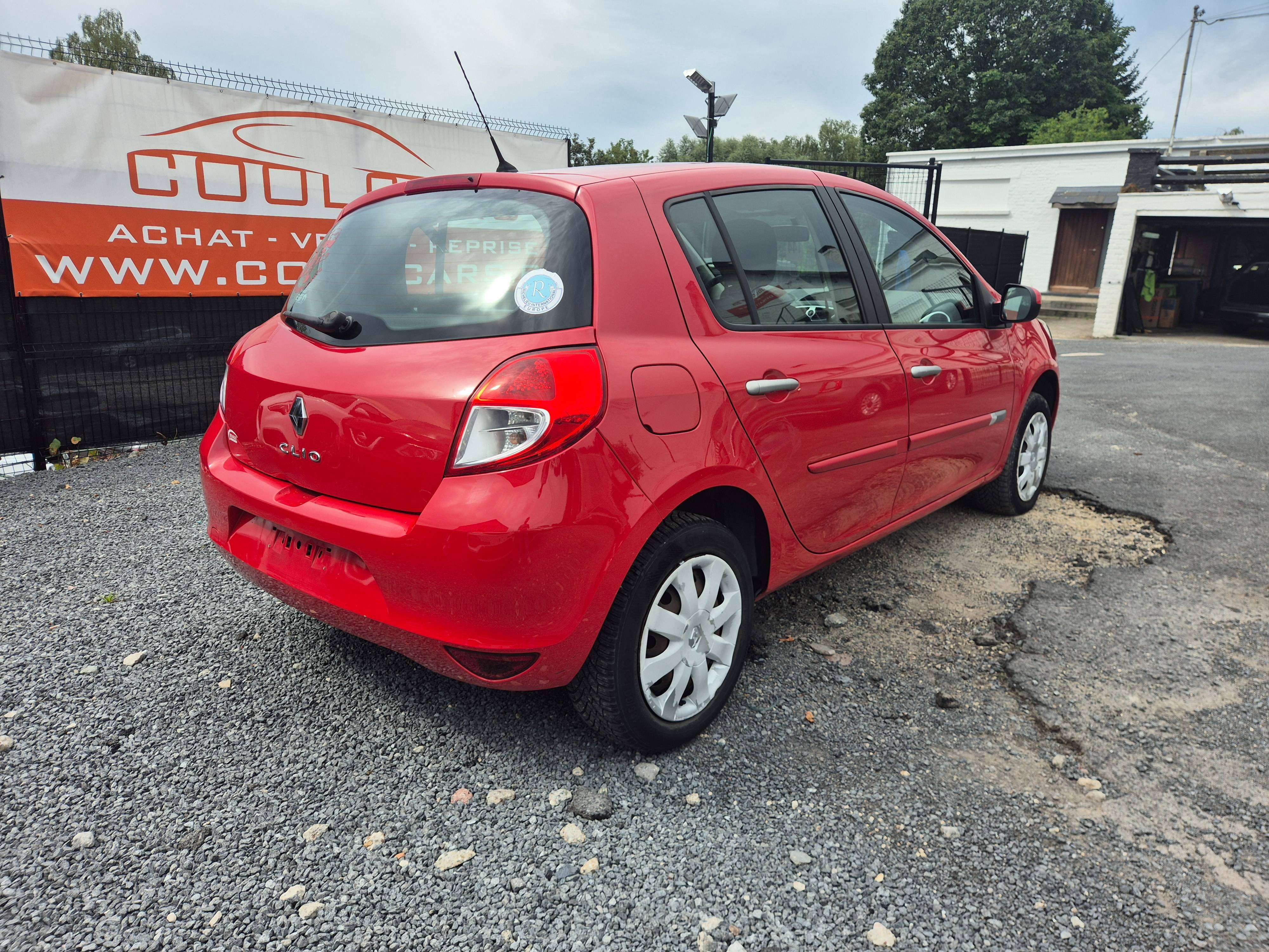 Renault Clio 1.2i Authentique