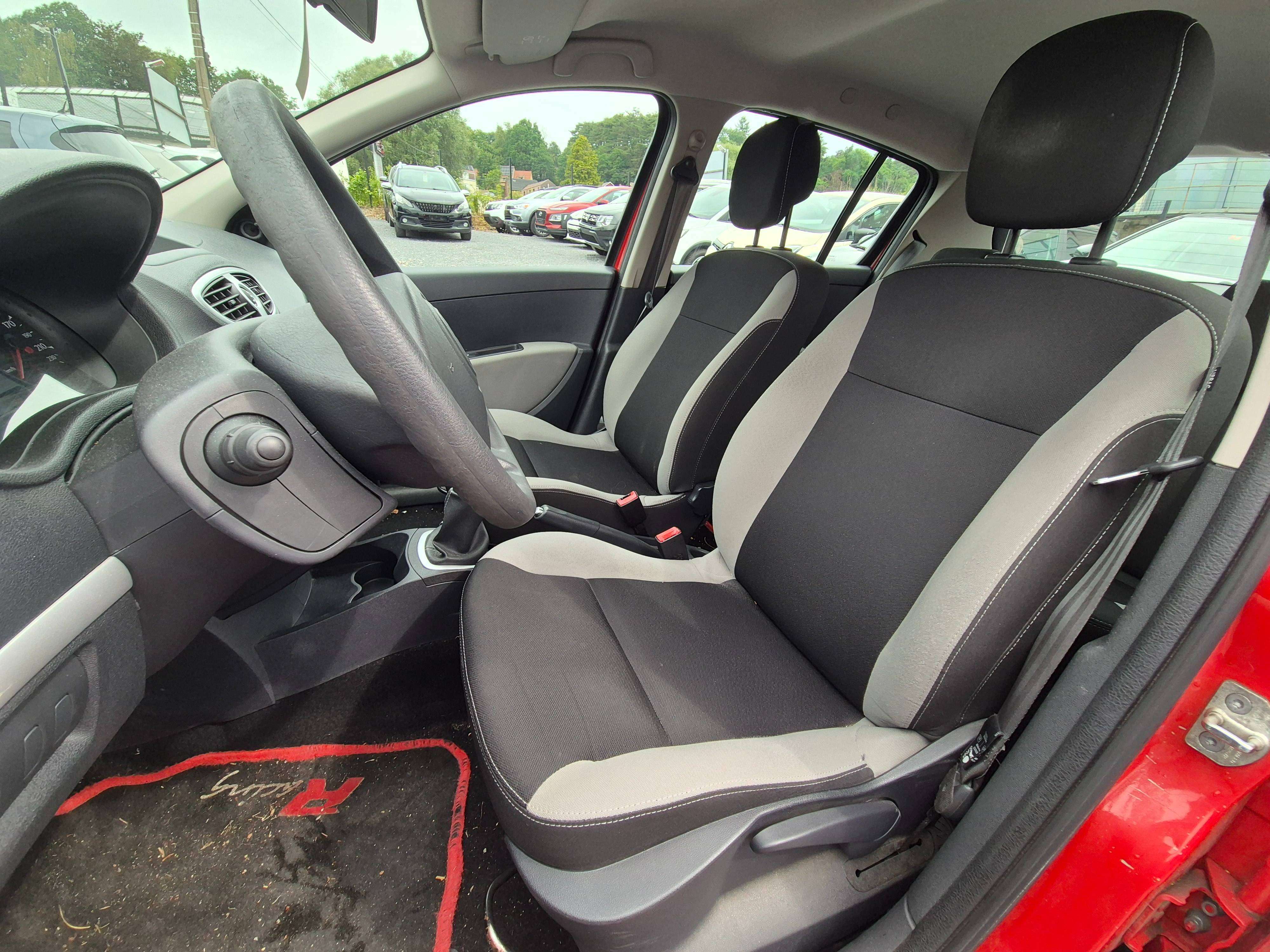 Renault Clio 1.2i Authentique