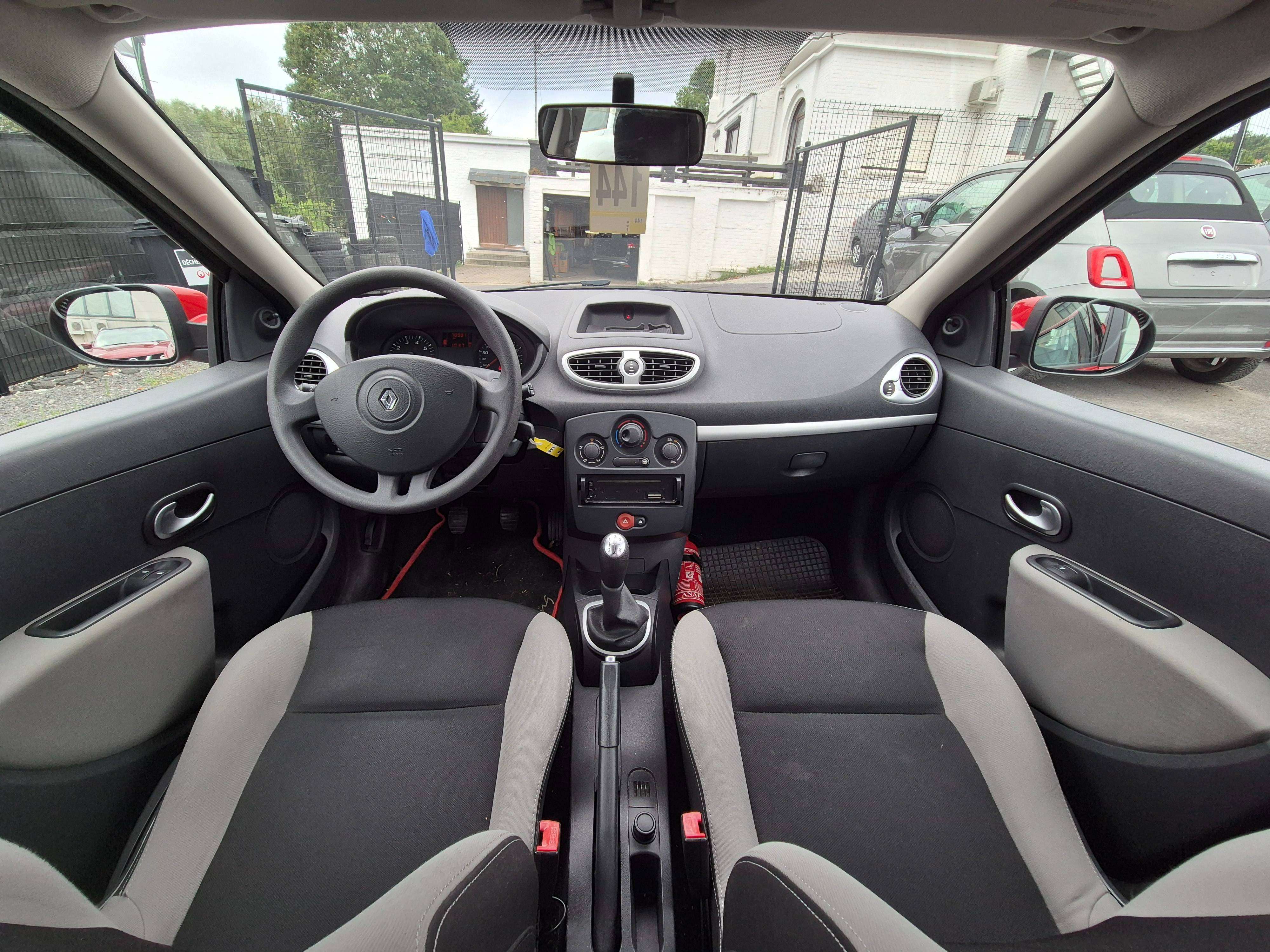 Renault Clio 1.2i Authentique