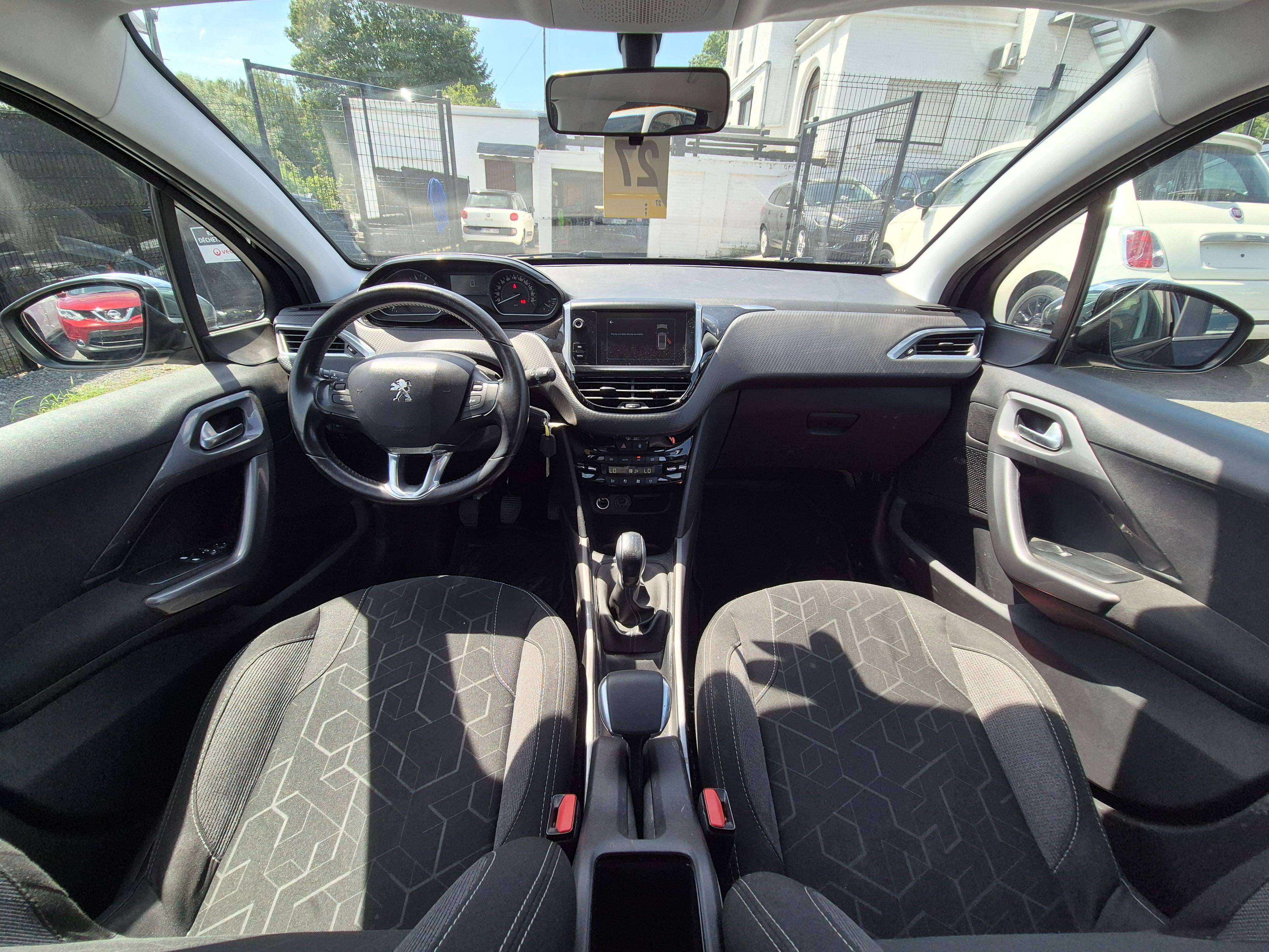 Peugeot 2008 1.2i Style - EU6 -