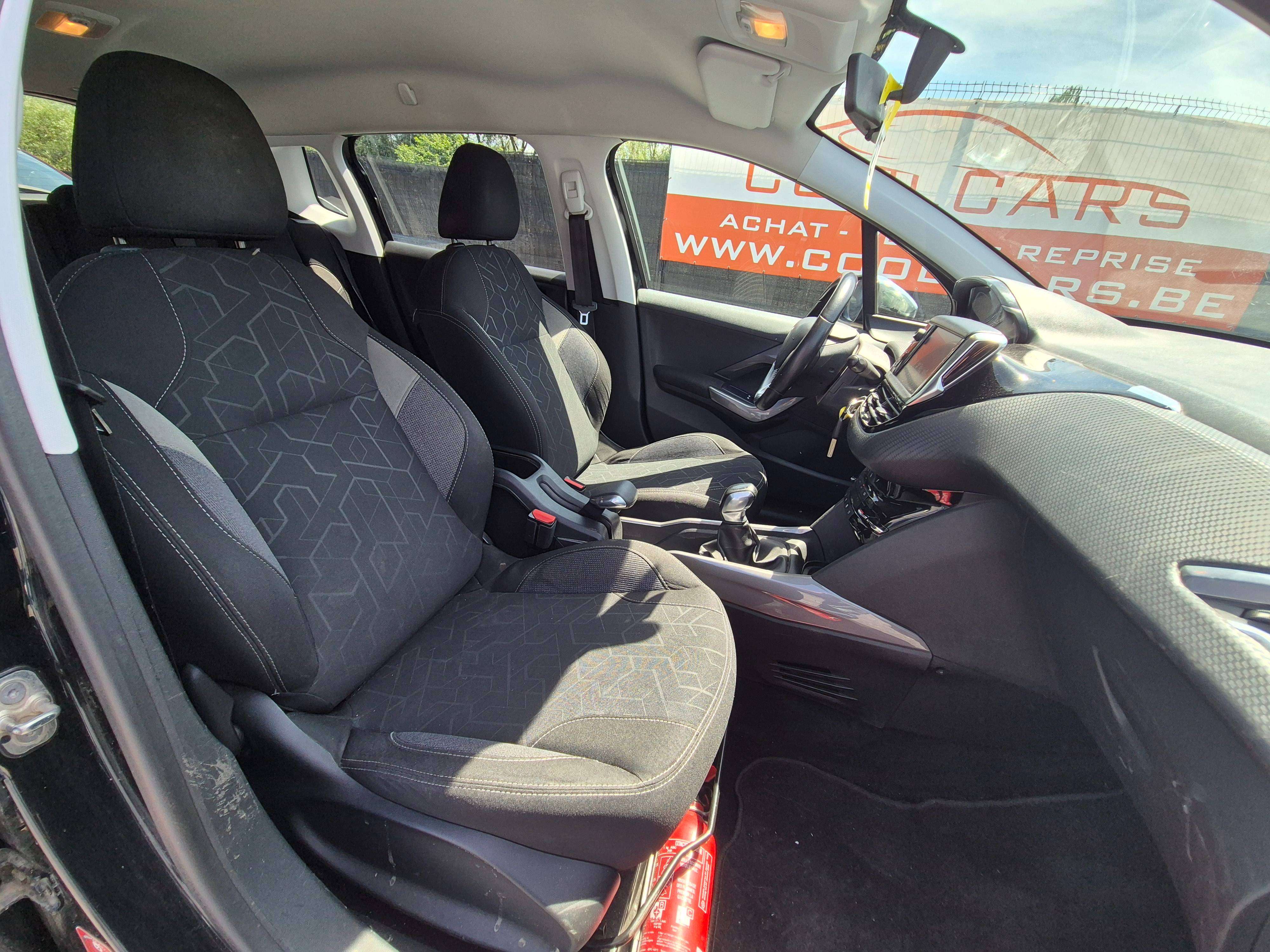 Peugeot 2008 1.2i Style - EU6 -