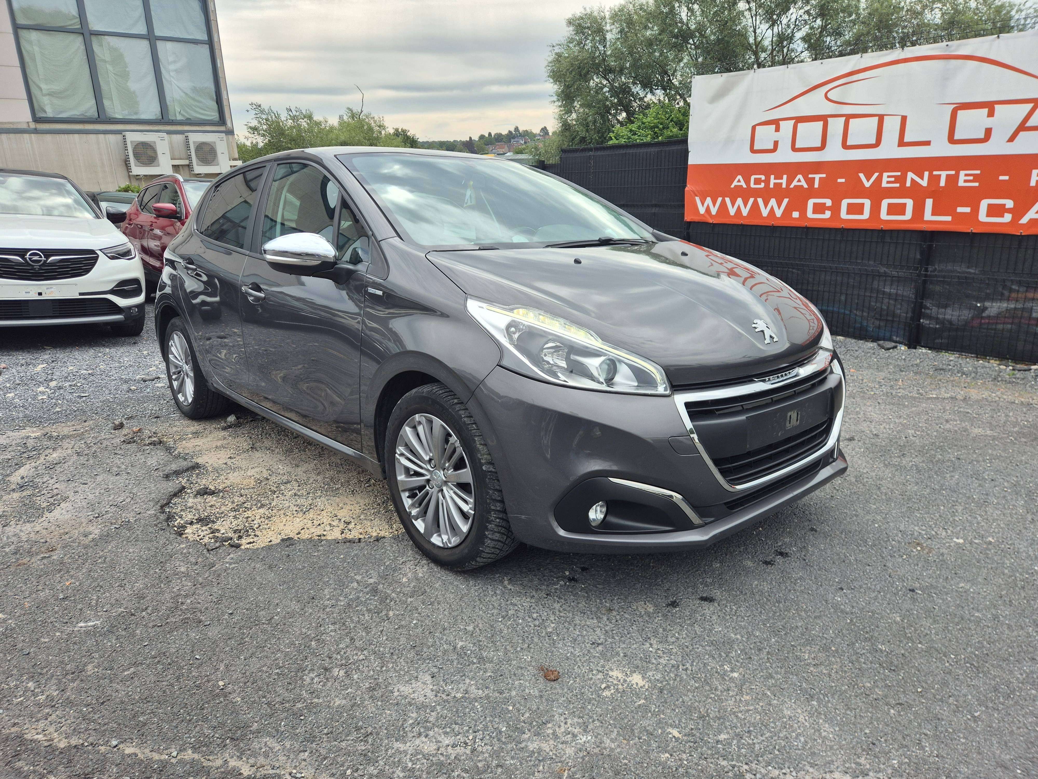 Peugeot 208 1.2i Style