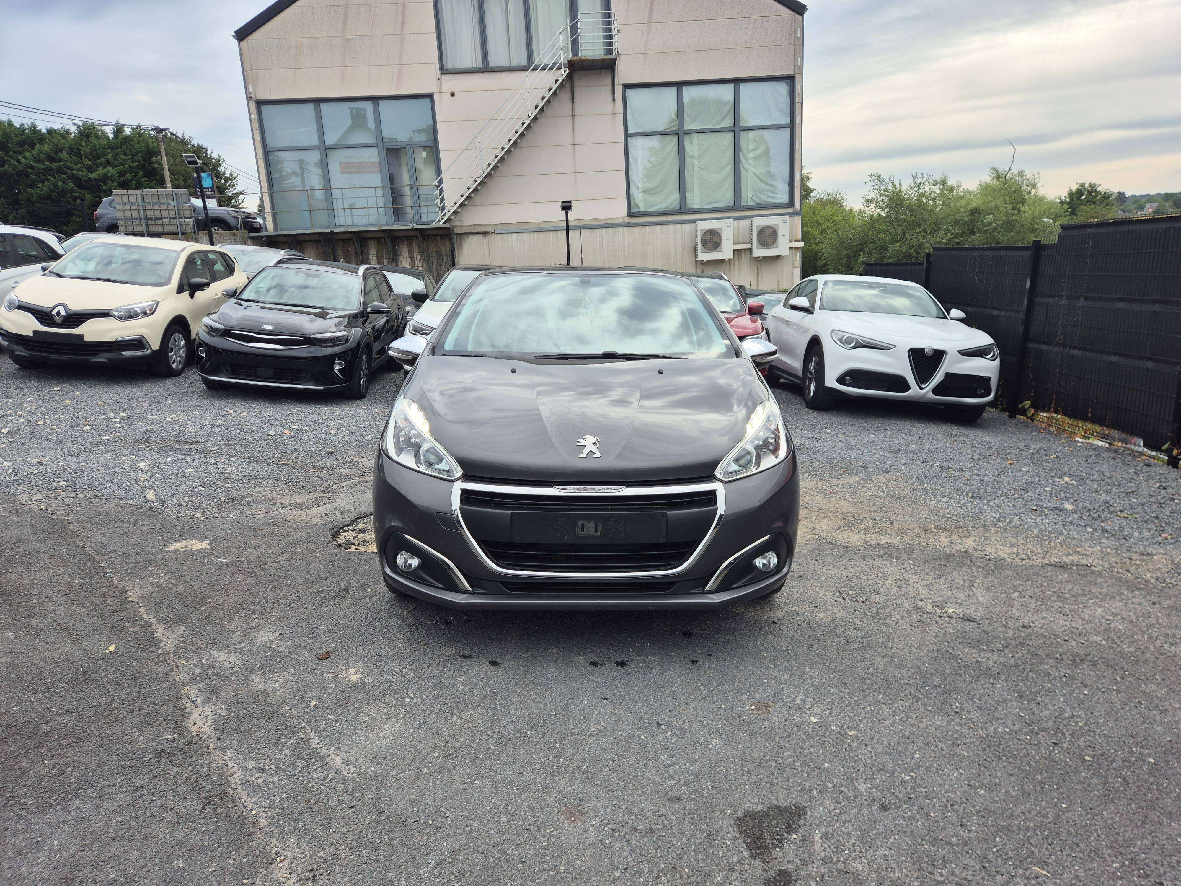 Peugeot 208 1.2i Style