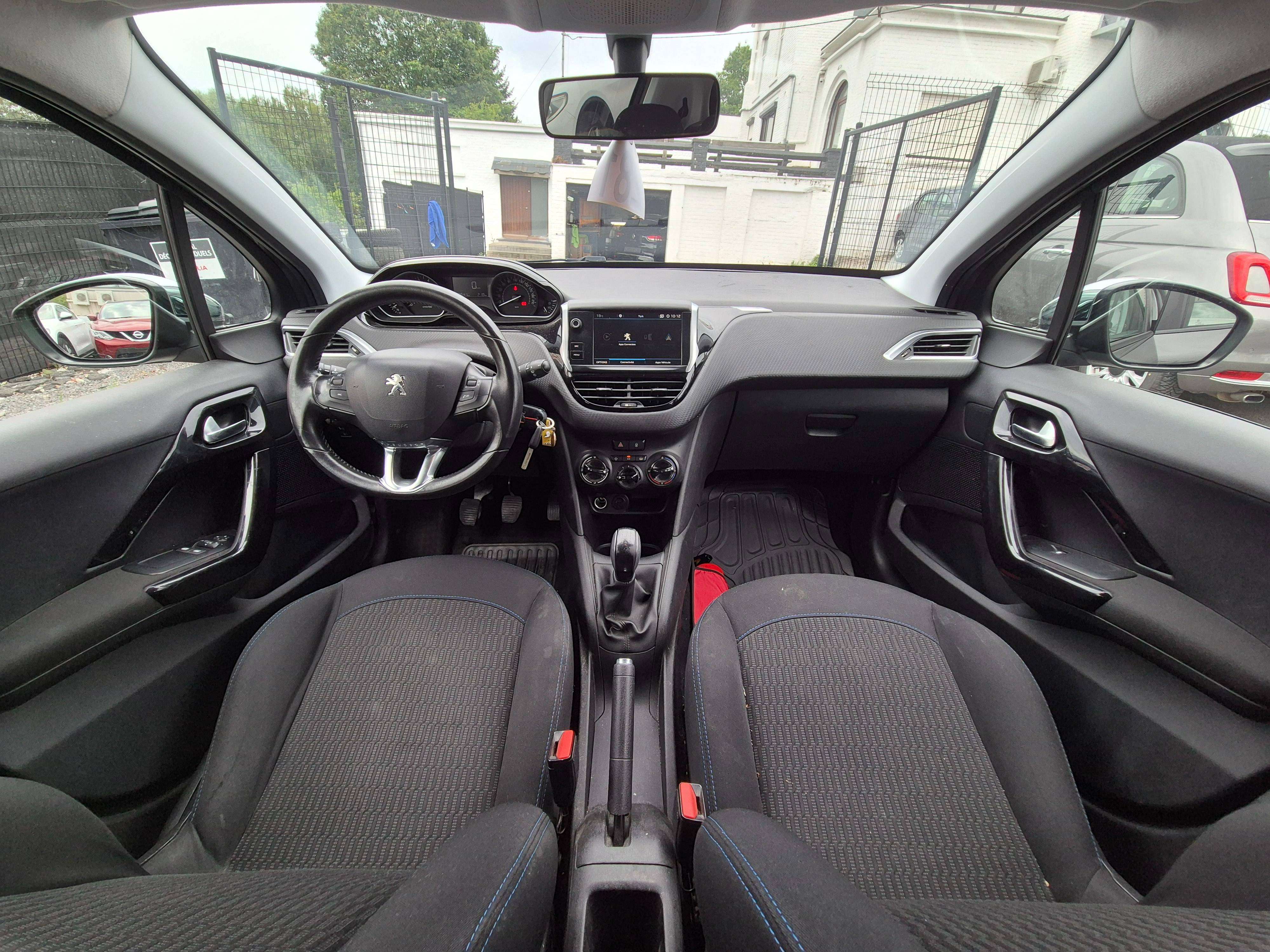 Peugeot 208 1.2i Style