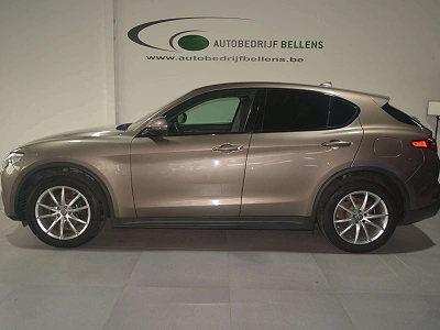 Alfa Romeo Stelvio Stelvio 2.0 T AWD Super LEDER / NAVI + CAMERA / 4 X 4