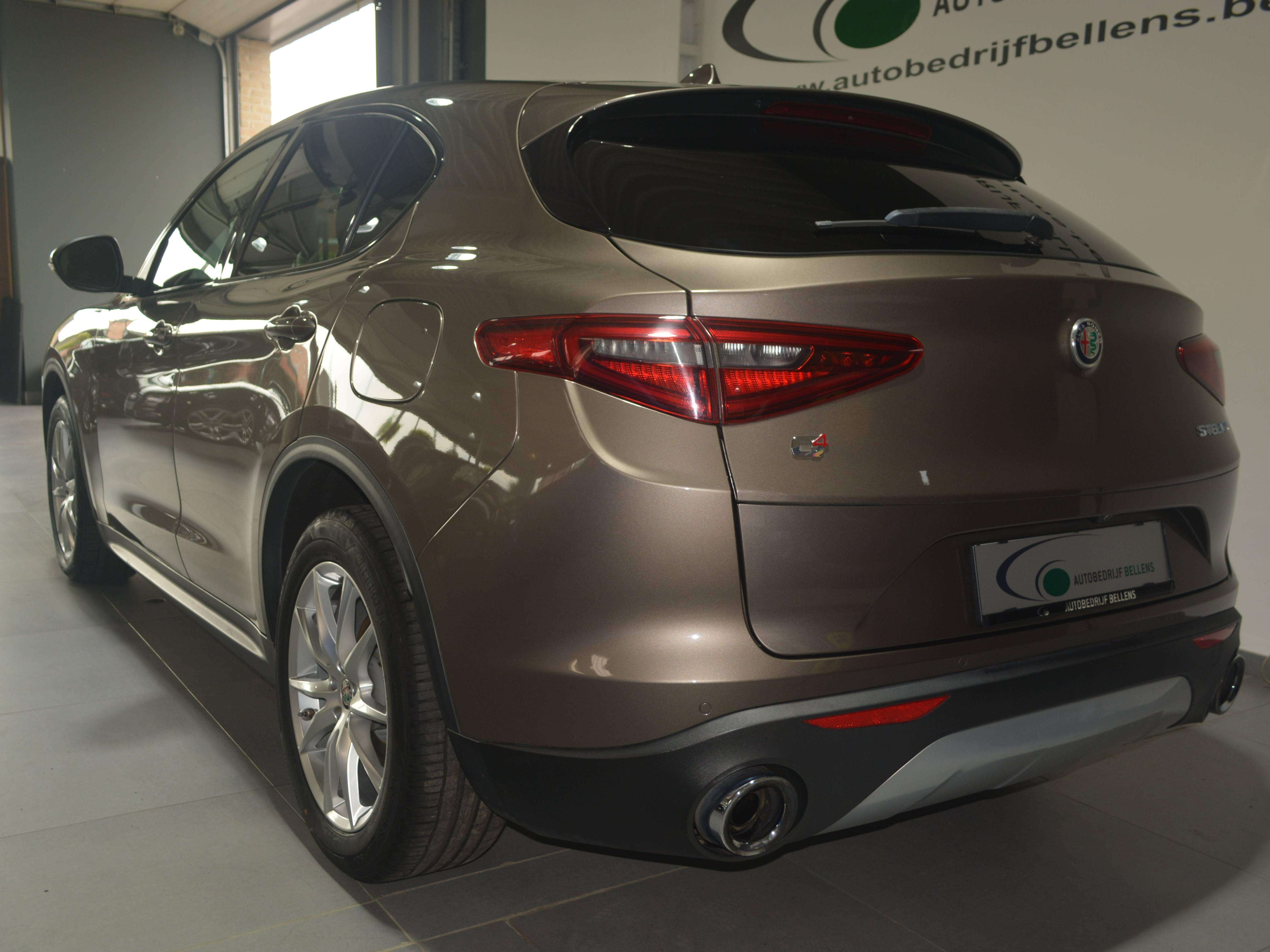 Alfa Romeo Stelvio Stelvio 2.0 T AWD Super LEDER / NAVI + CAMERA / 4 X 4
