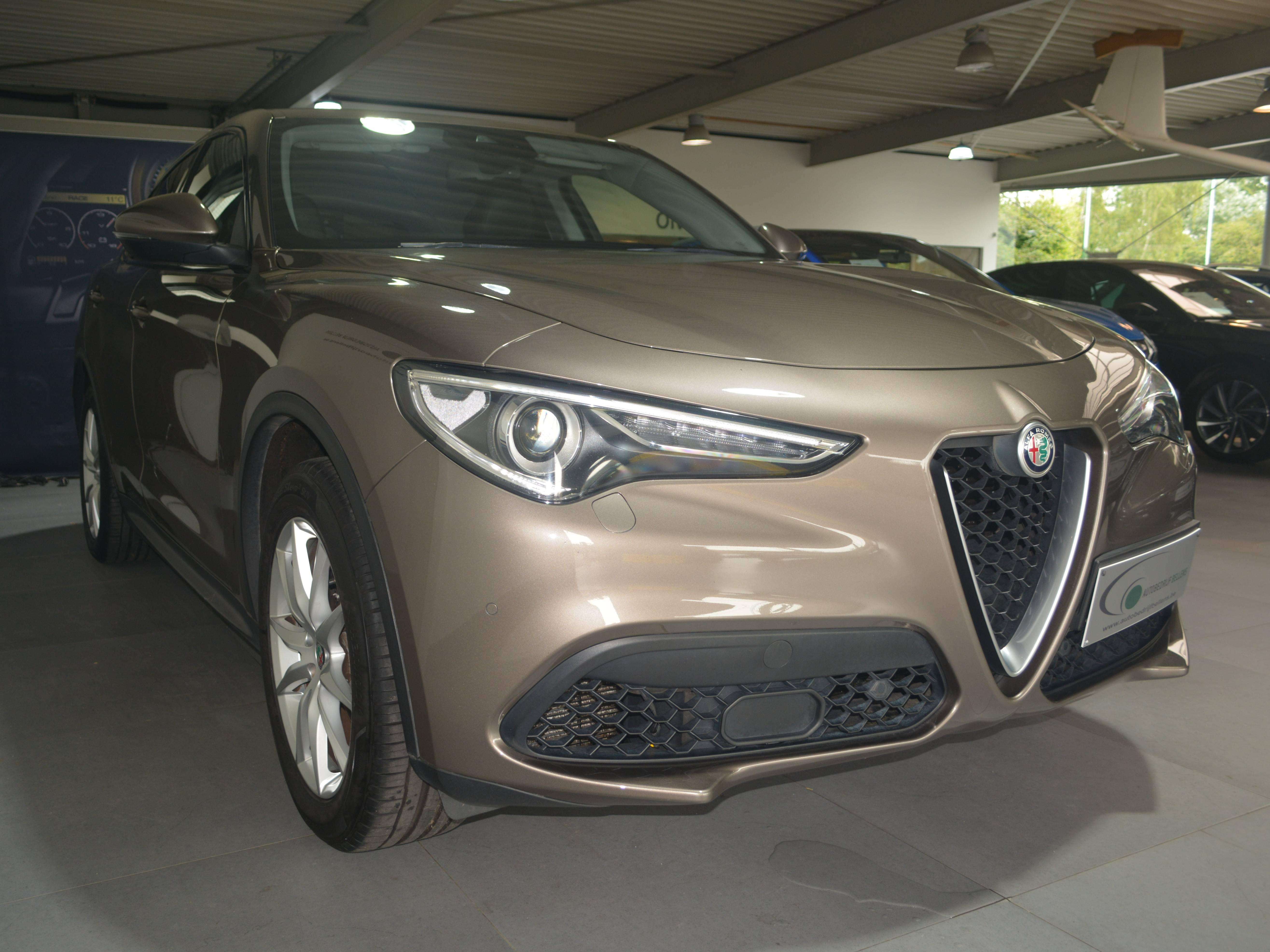 Alfa Romeo Stelvio Stelvio 2.0 T AWD Super LEDER / NAVI + CAMERA / 4 X 4
