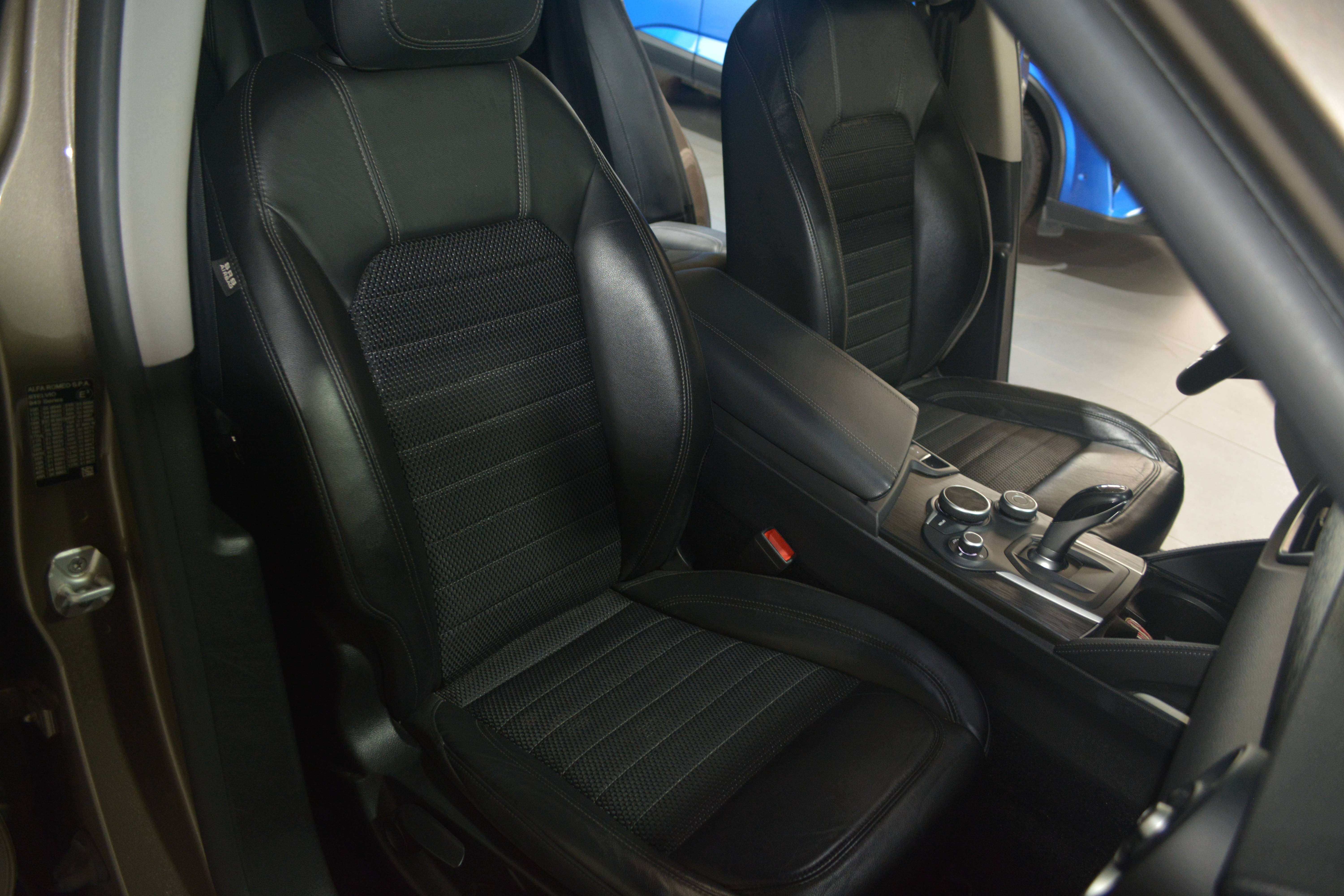 Alfa Romeo Stelvio Stelvio 2.0 T AWD Super LEDER / NAVI + CAMERA / 4 X 4