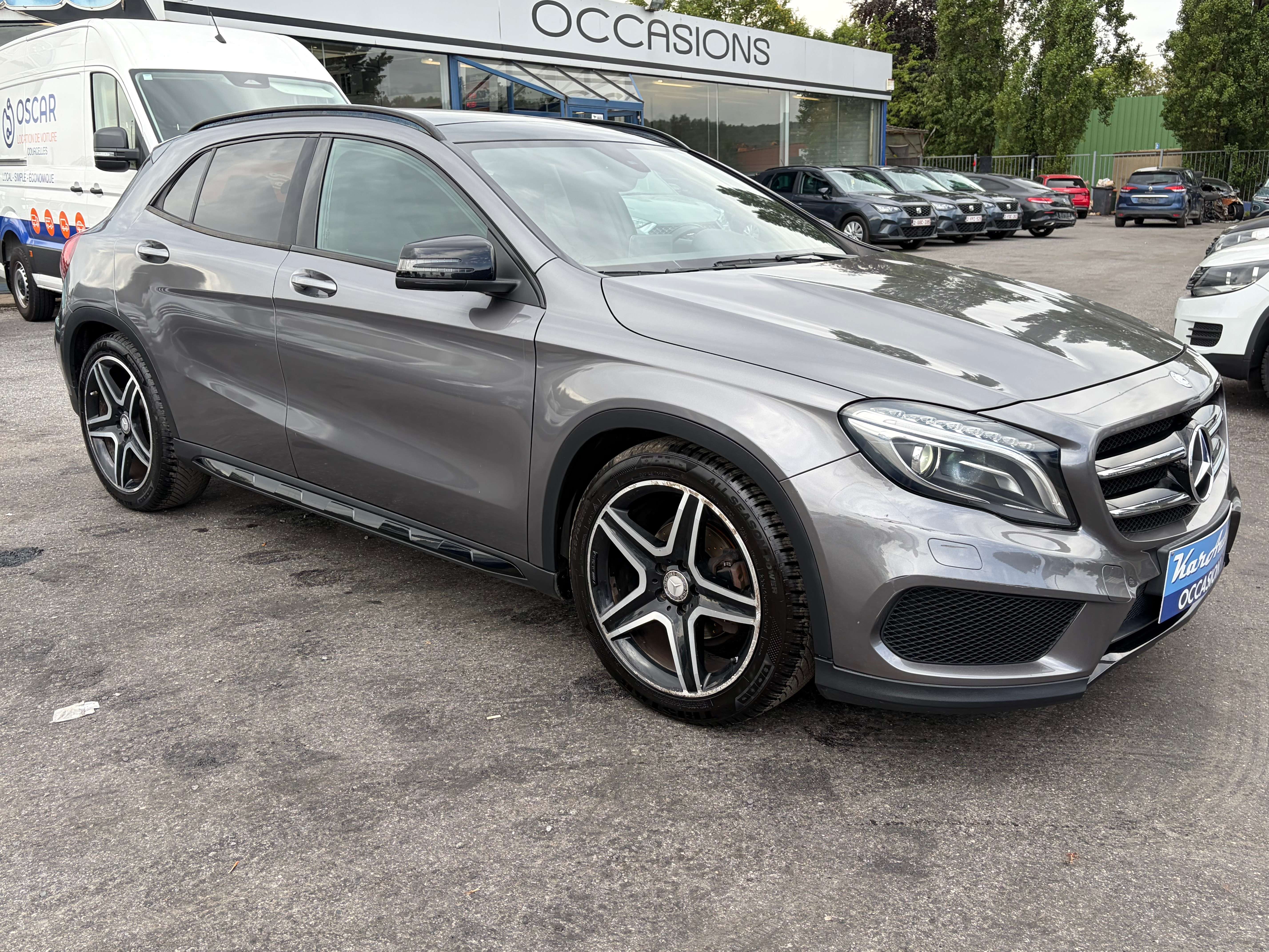 Mercedes-Benz GLA 180 * PACK AMG*TOIT PANO*GPS*