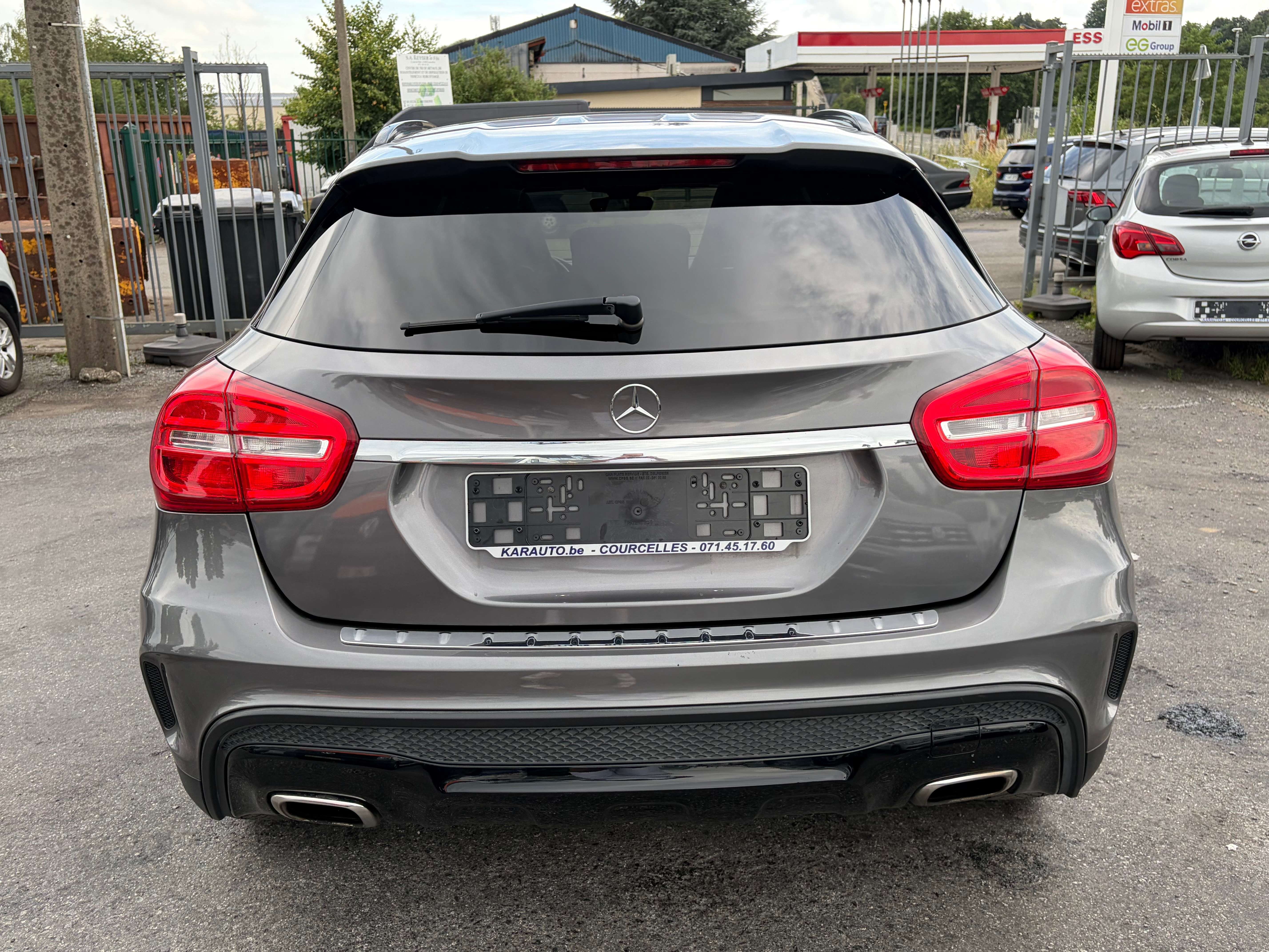 Mercedes-Benz GLA 180 * PACK AMG*TOIT PANO*GPS*