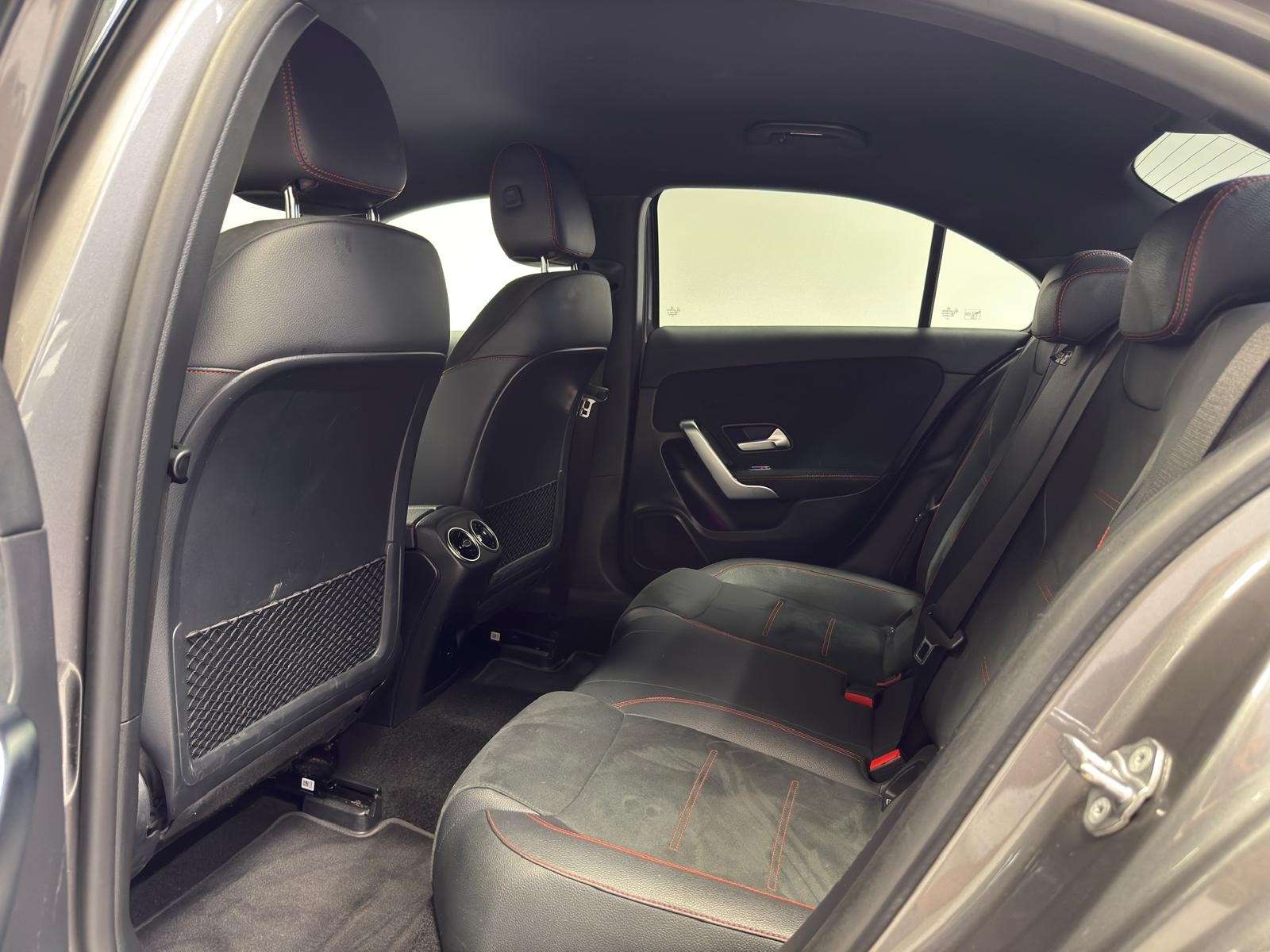 Mercedes-Benz A 180 **PACK AMG**GPS+CAMERA**LED**CUIR**GARANTIE 12 MOI