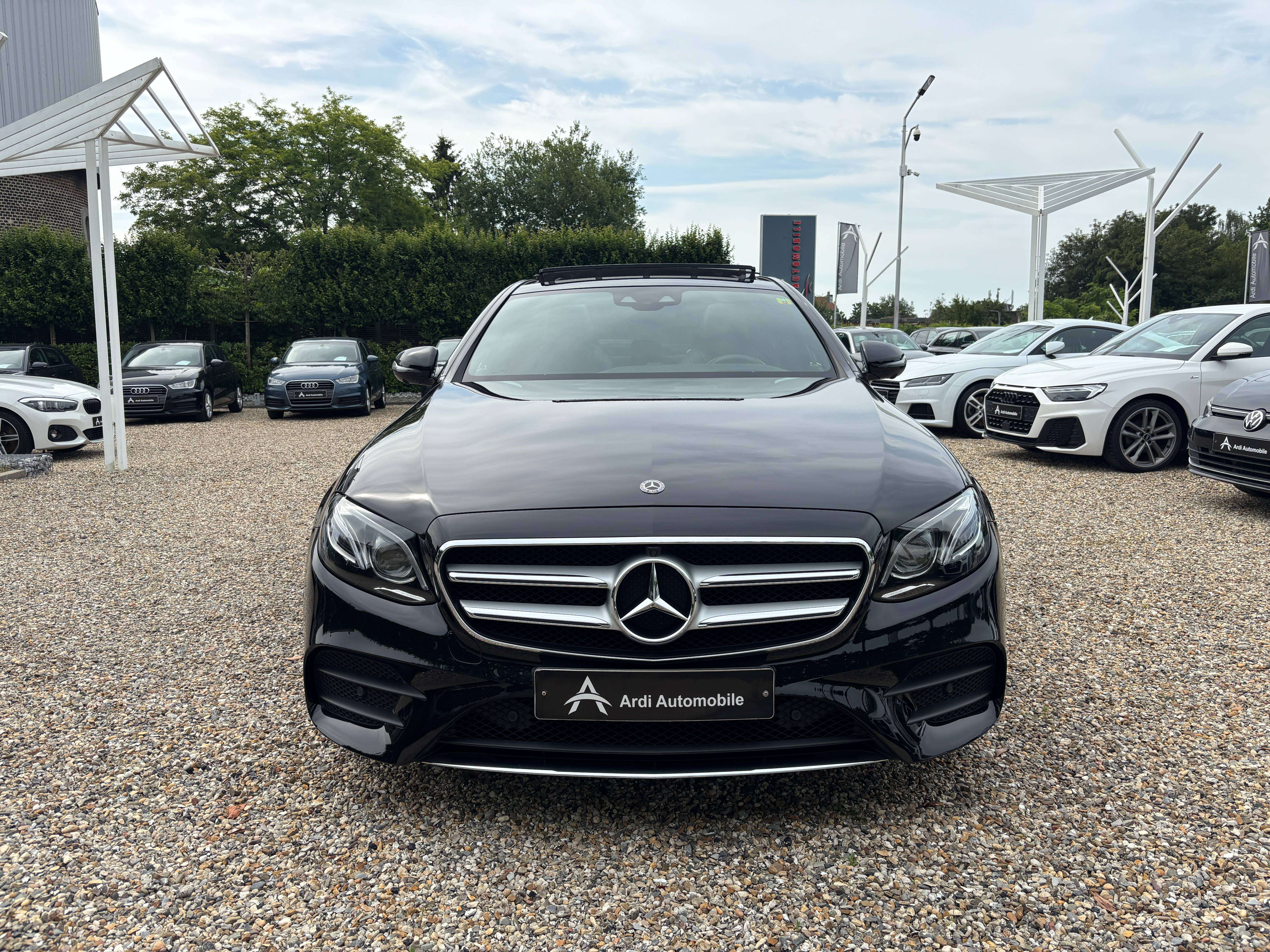 Mercedes-Benz E 220 d *PACK AMG*CARPLAY*TOIT OUV+PANO*BURMESTER*1ER PROP*GARANTIE*