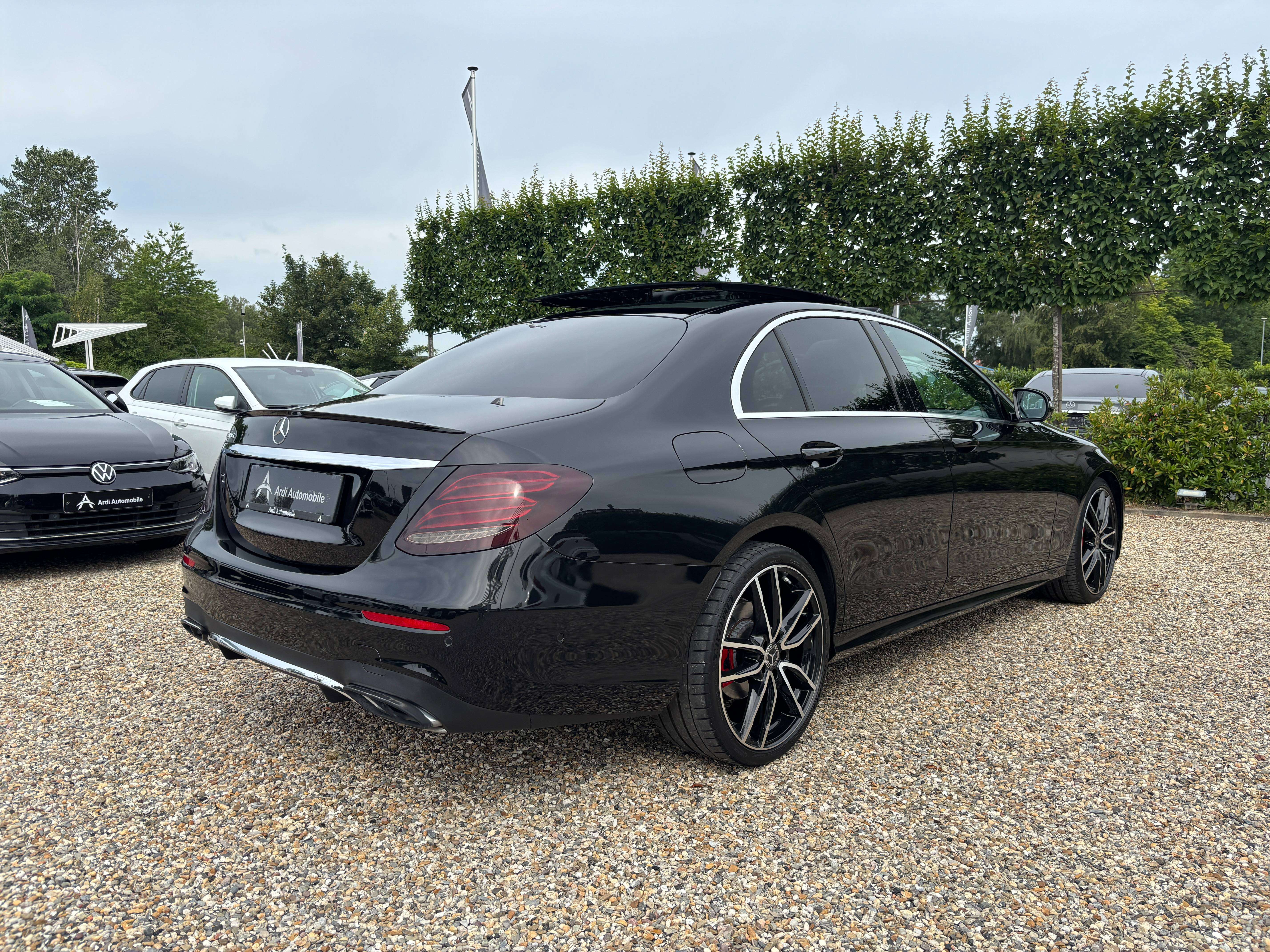 Mercedes-Benz E 220 d *PACK AMG*CARPLAY*TOIT OUV+PANO*BURMESTER*1ER PROP*GARANTIE*