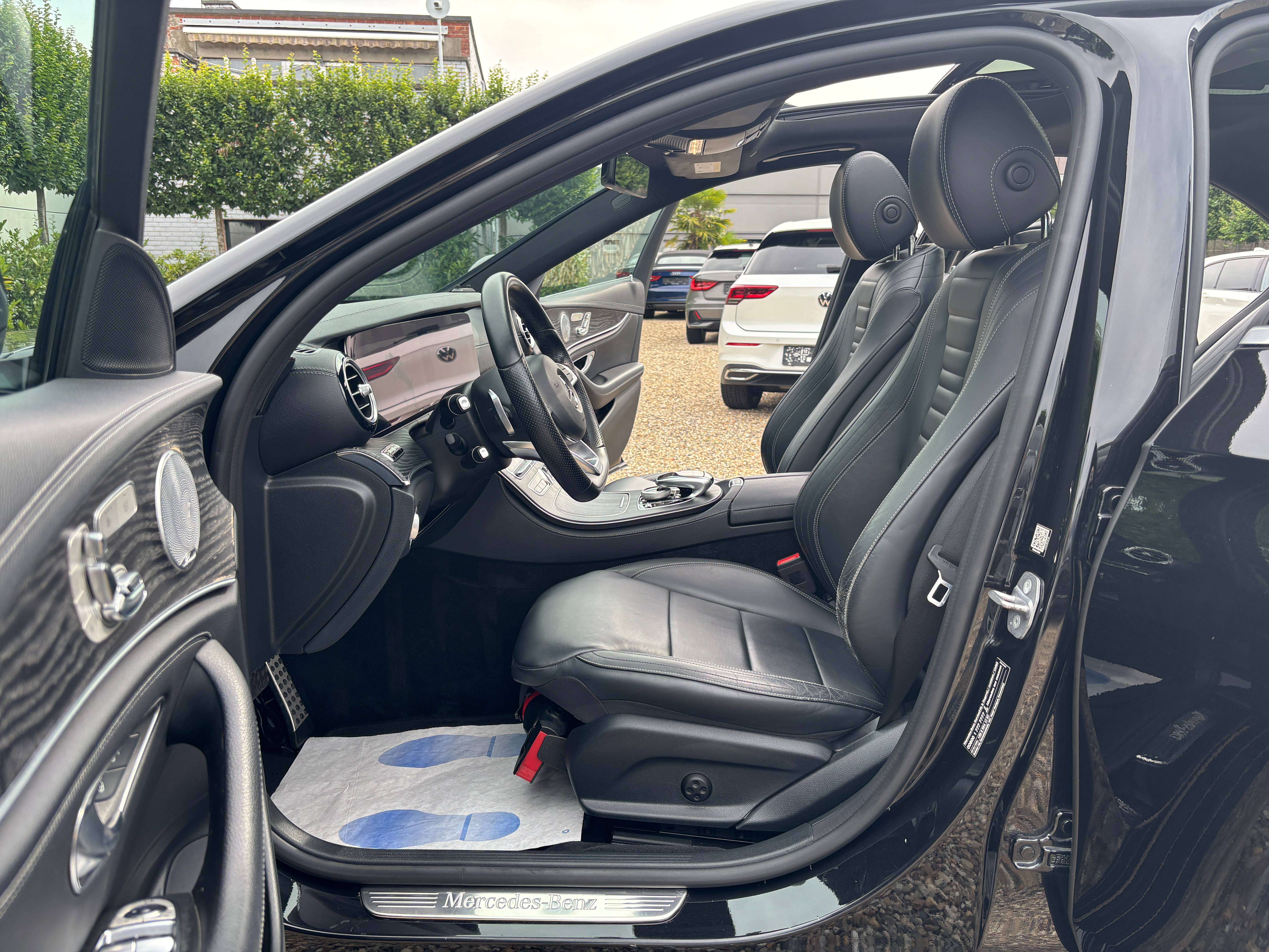 Mercedes-Benz E 220 d *PACK AMG*CARPLAY*TOIT OUV+PANO*BURMESTER*1ER PROP*GARANTIE*