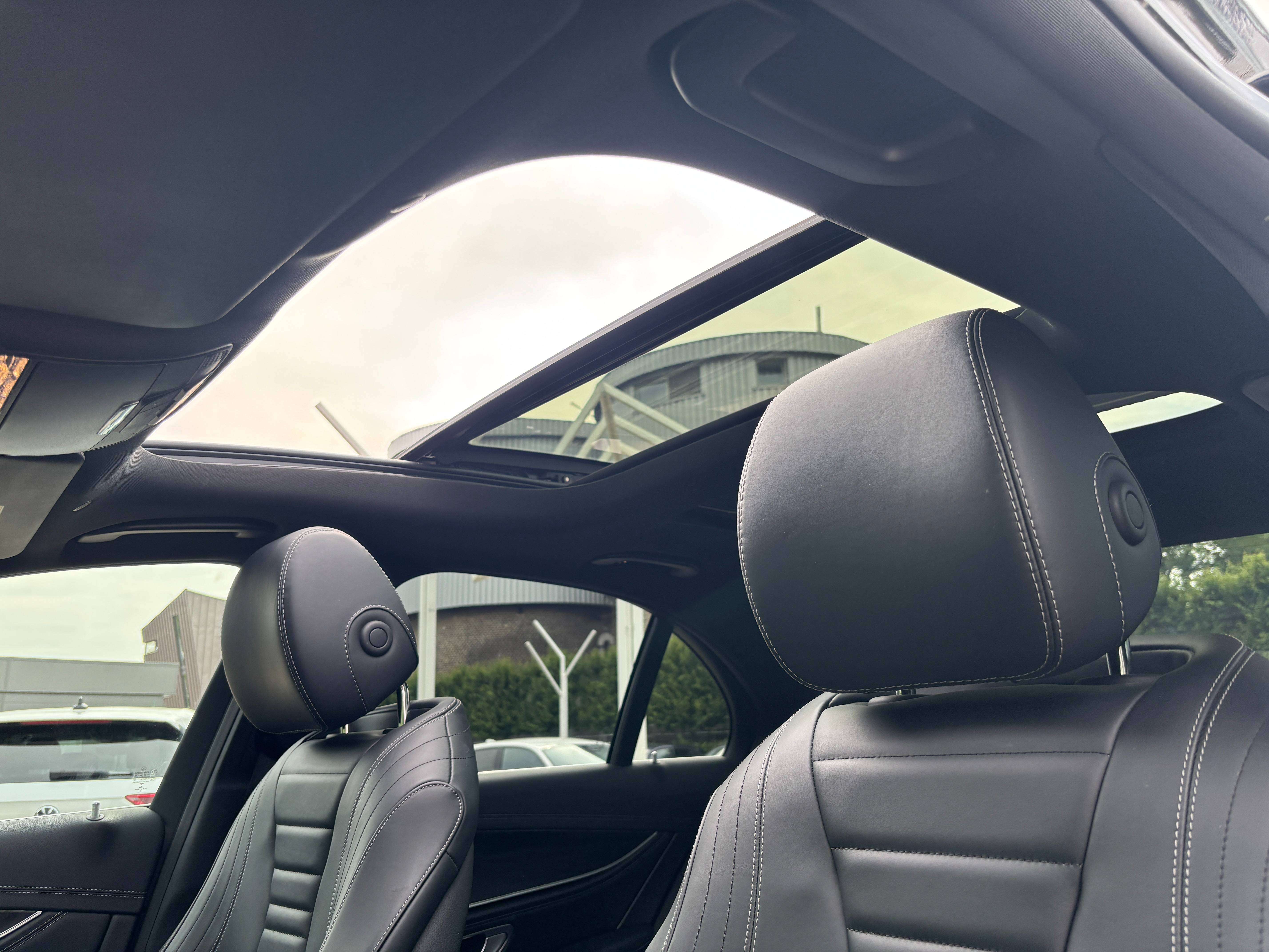 Mercedes-Benz E 220 d *PACK AMG*CARPLAY*TOIT OUV+PANO*BURMESTER*1ER PROP*GARANTIE*