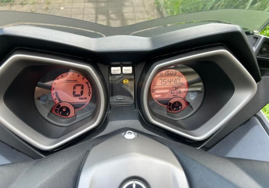 YAMAHA N-MAX